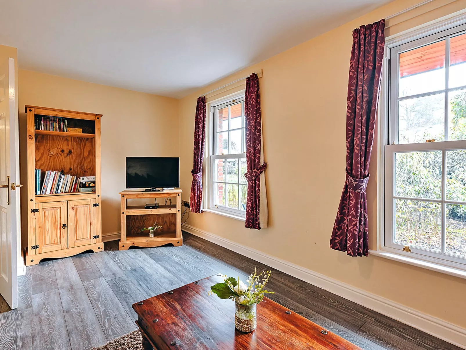 Netley Hall - Rose-Inside