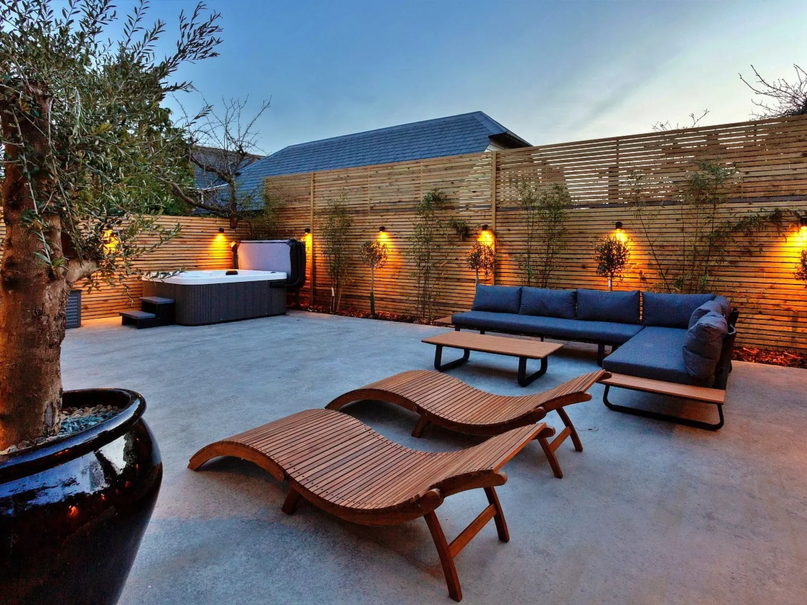 Wesleyan House-Draußen