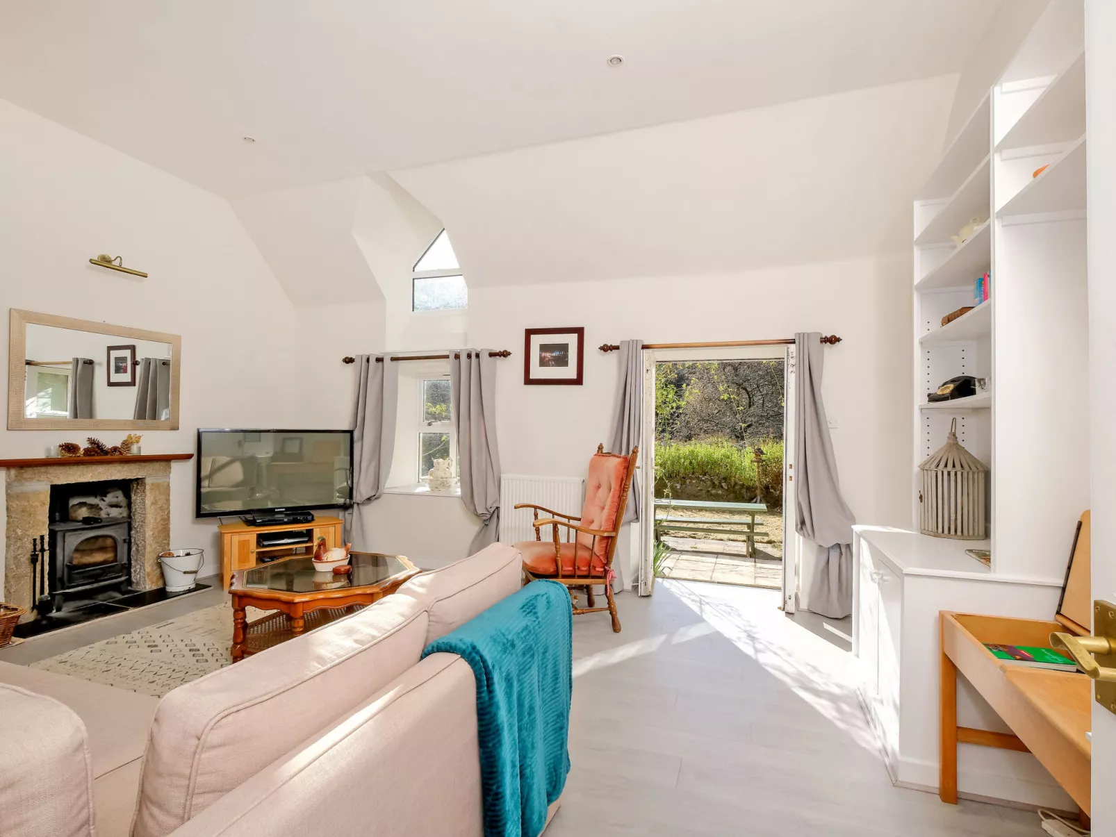 Corrennie School Cottage-Dedans