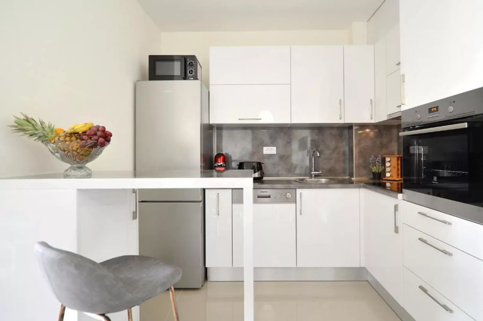 Apartment Sunshine Trogir - Three Bedroom Apartment with Balcony-Cuisine