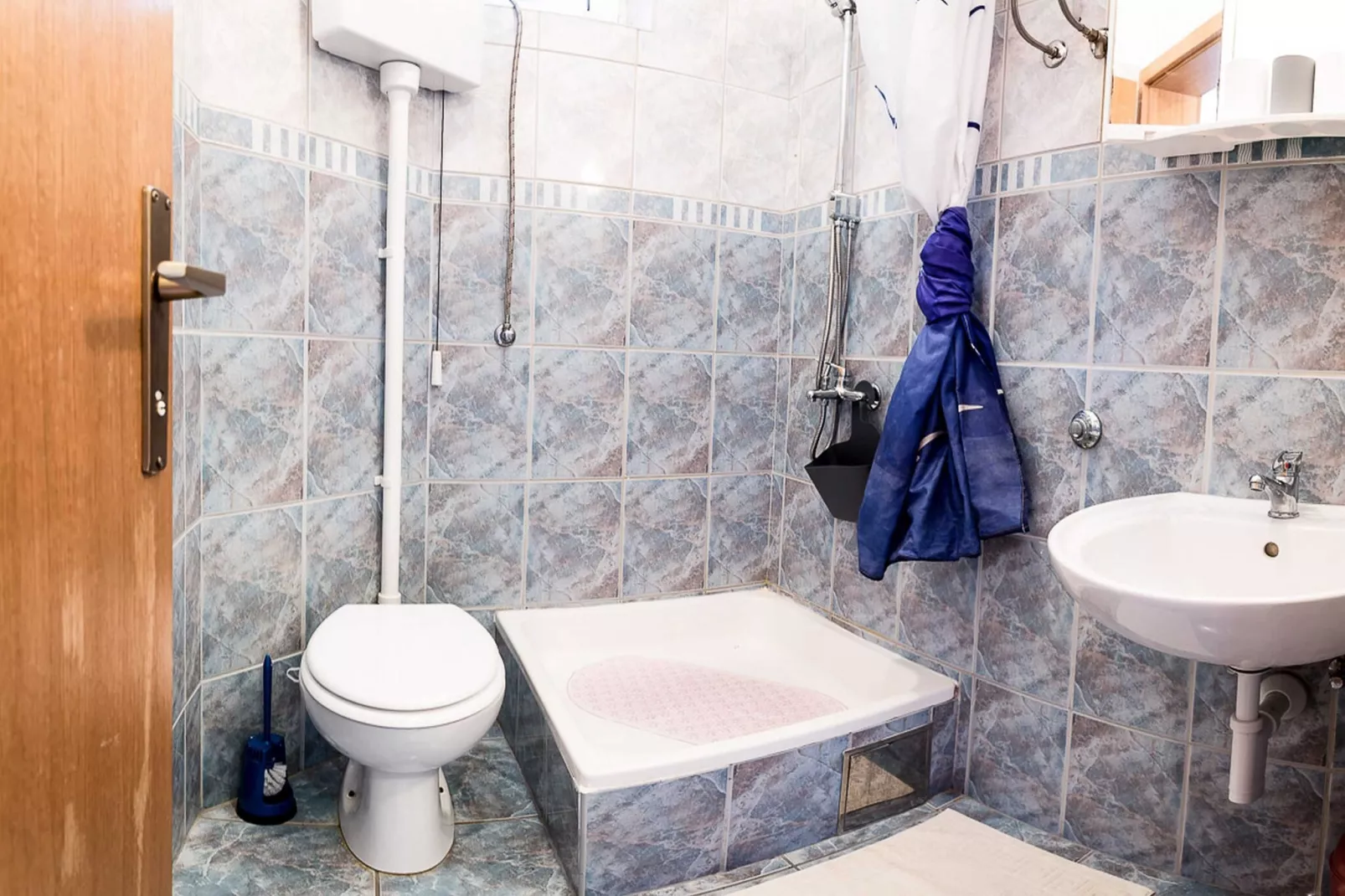 Apartments Smokvica - Superior One Bedroom Apartment with Balcony with Sea View (Apartment 2)-Bathroom