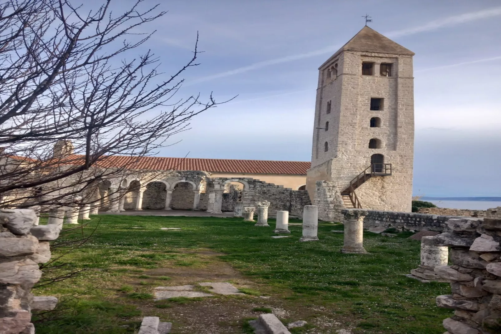 Guest House Green Corner Supetarska Draga - Triple Room with Terrace and Sea View-Ambiance