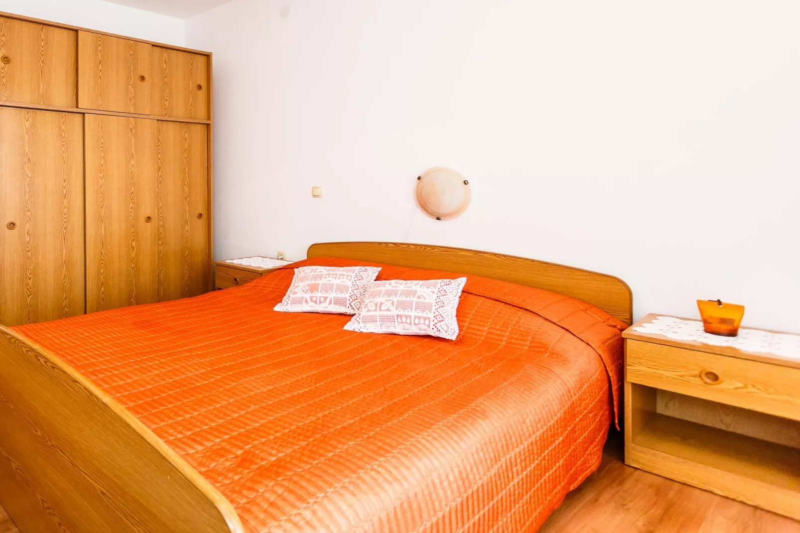 Comfortable and Sunny Krk Apartment - One Bedroom Apartment with Terrace-Schlafzimmer