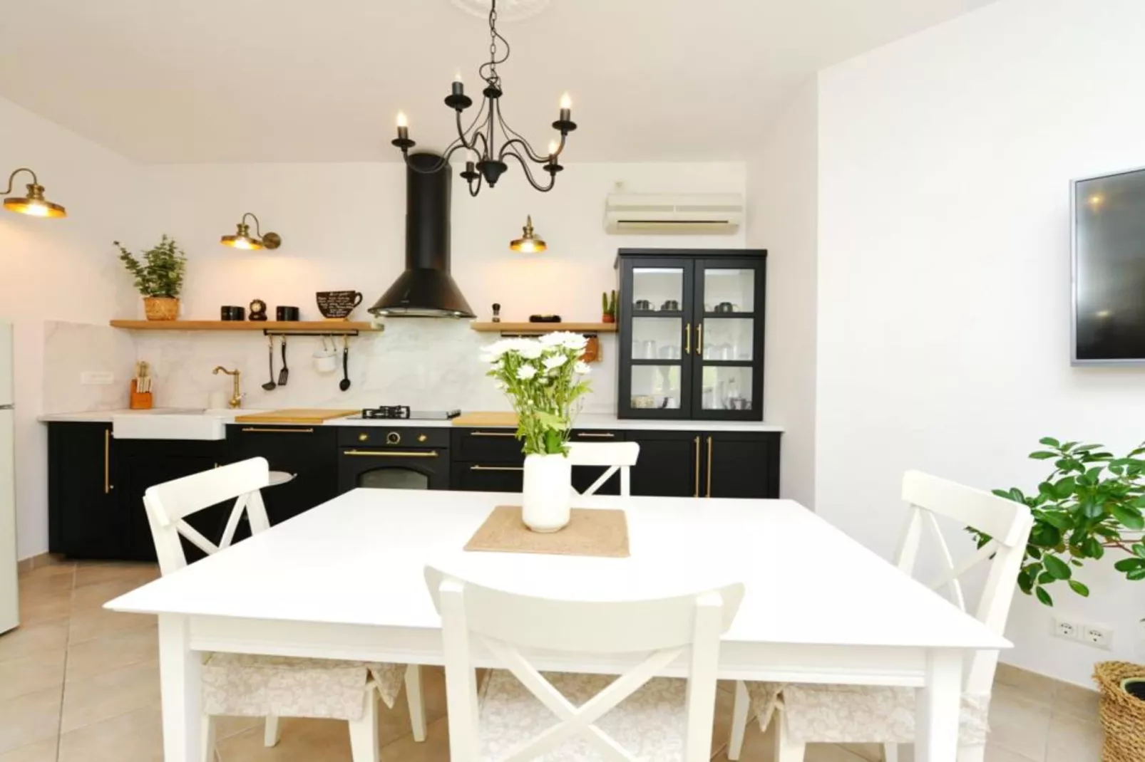 Two-Bedroom Apartment (Maslina)-Küche