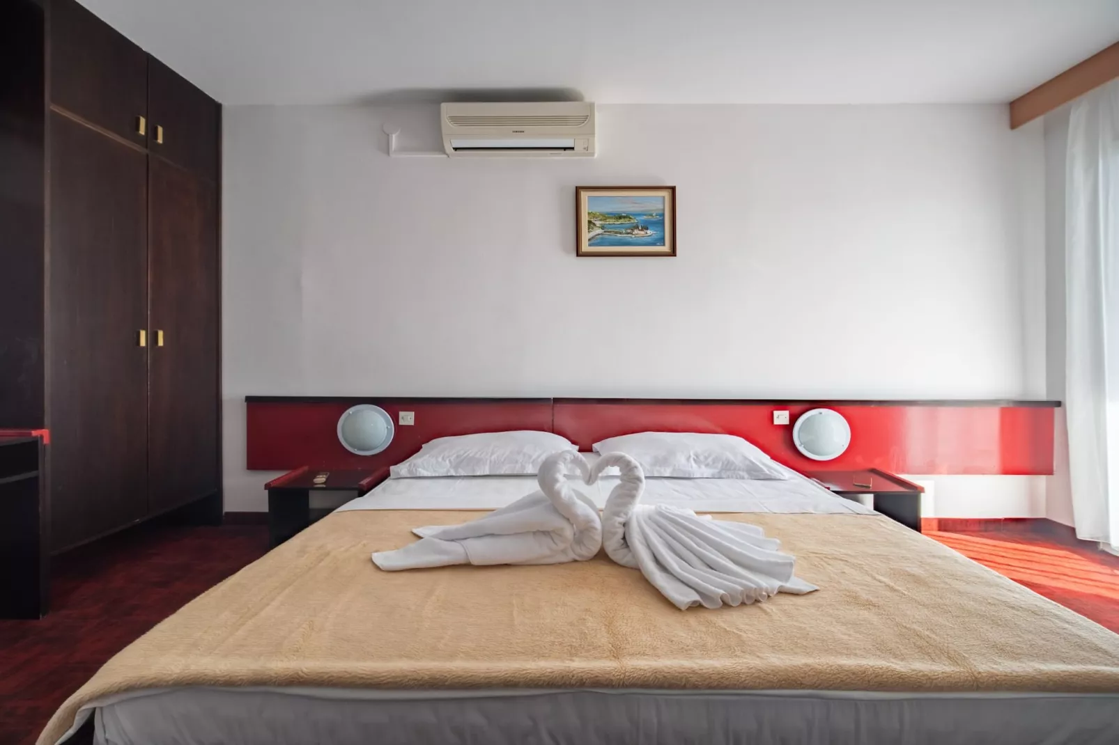 Hotel Issa - Twin Room Park View-Bedroom