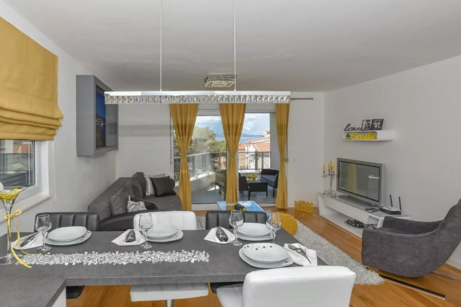 Apartment Hani 1 - One Bedroom Apartment With Balcony And Sea View-Dining room