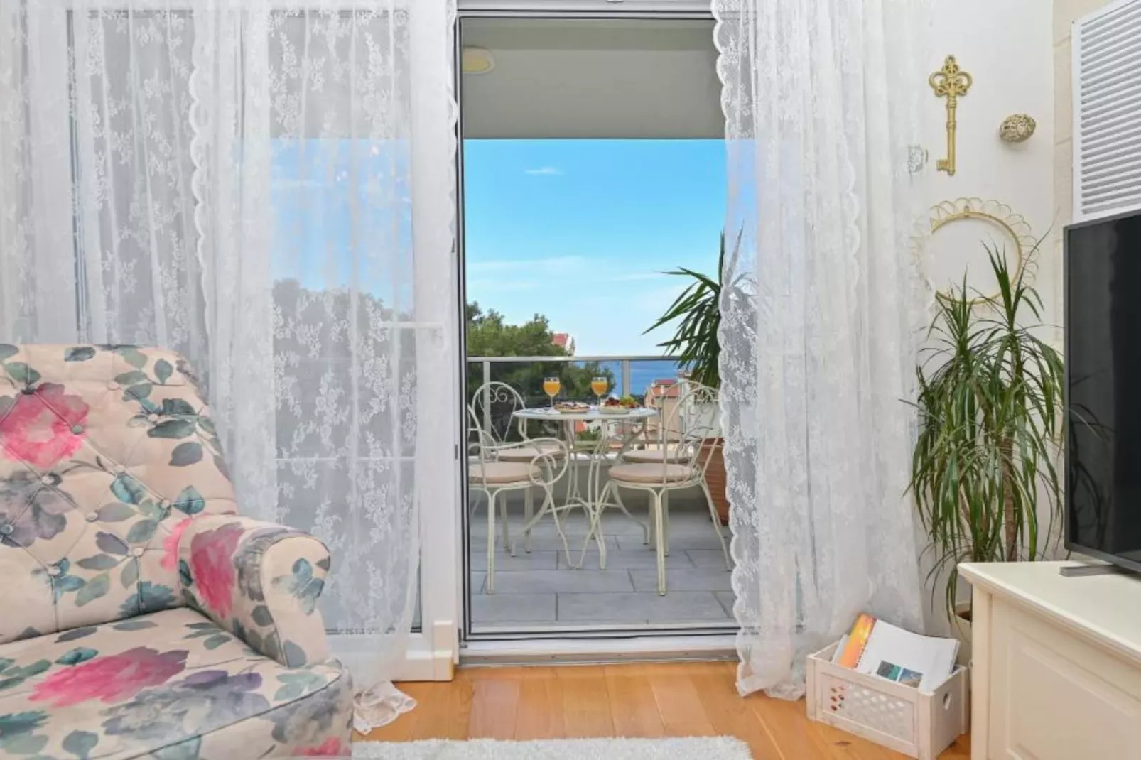 Apartment Hani 2 - Two Bedroom Apartment With Balcony And Sea View-Salon