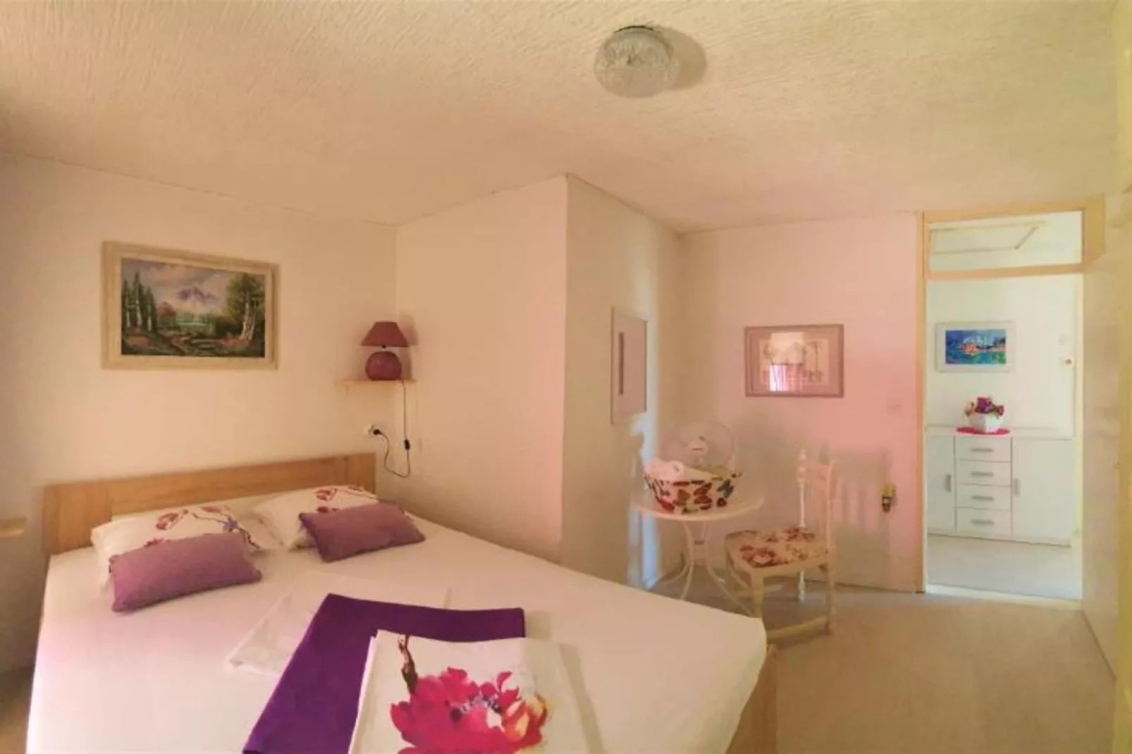 Beach House - 2m from beach - Three Bedroom House-Bedroom