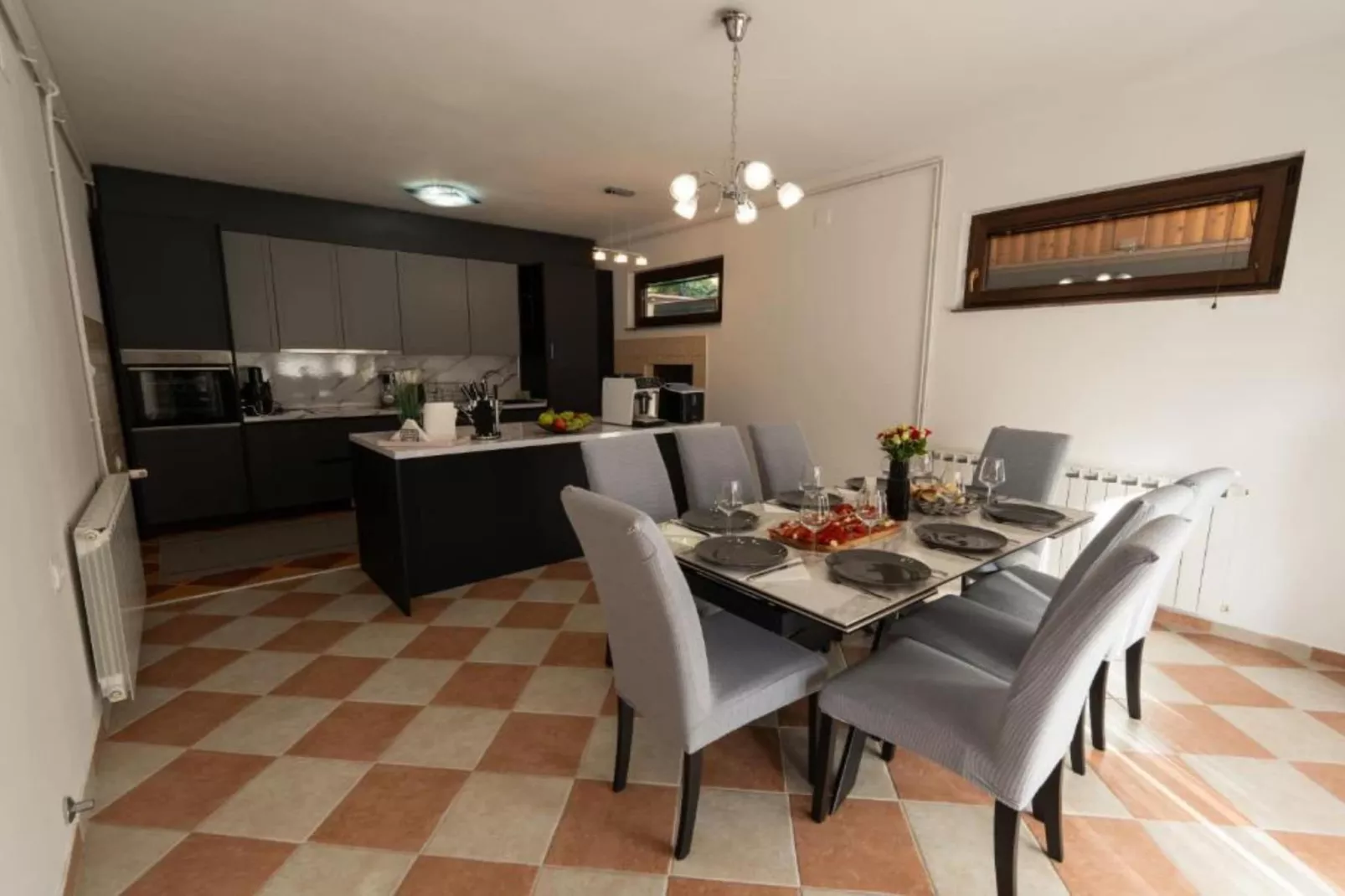 Villa Narnia - Three Bedroom Villa-Esszimmer