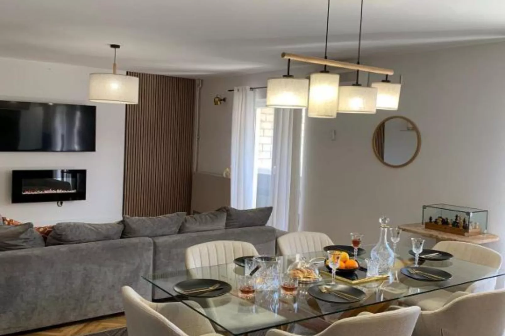 Luxury Apartment Ivo  with Jacuzzi near the beach - Two Bedroom Apartment-Dining room