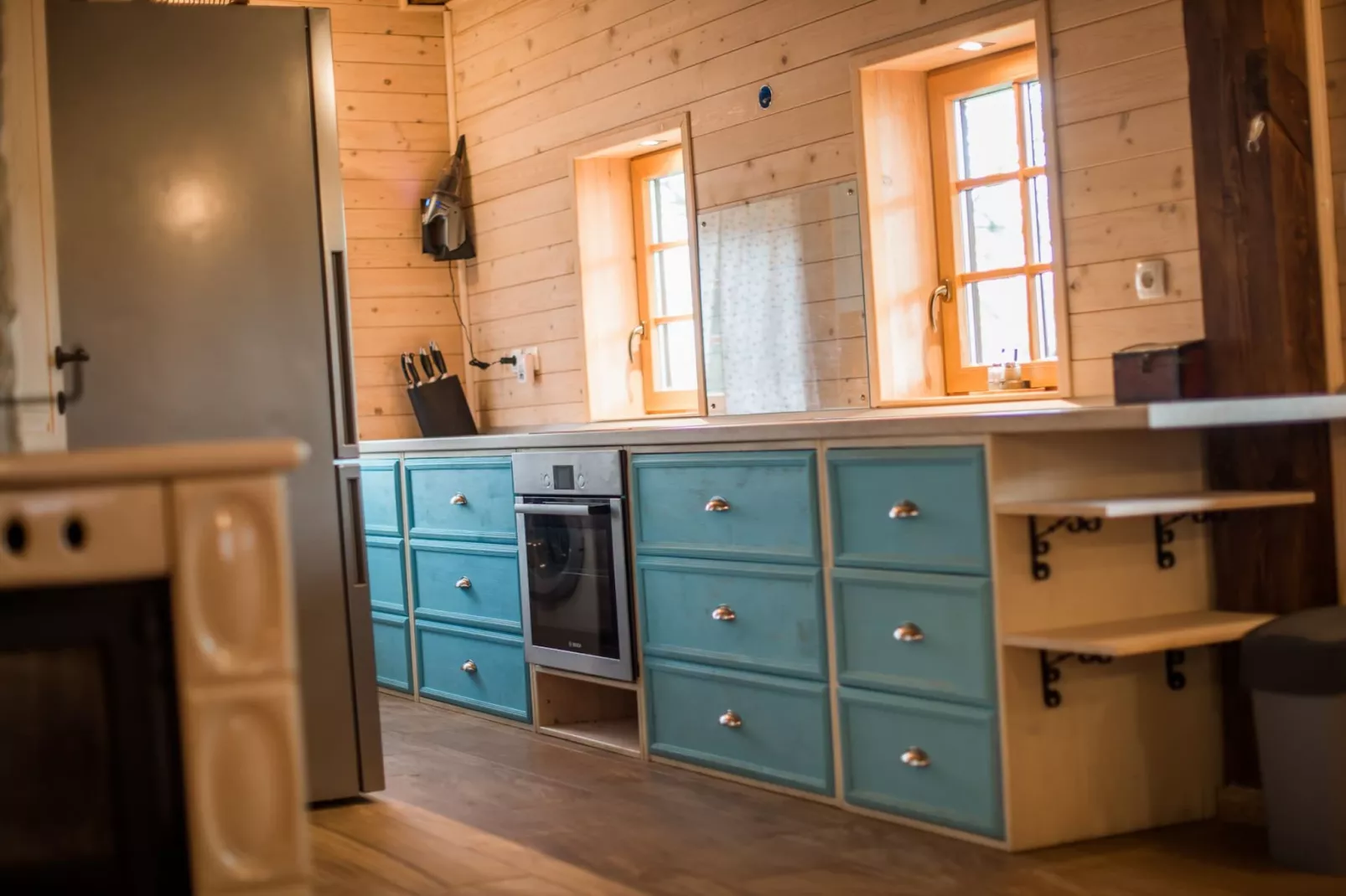 Serene Rustic Haven Holiday Home with Sauna - Two Bedroom Holiday Home with Sauna-Kitchen