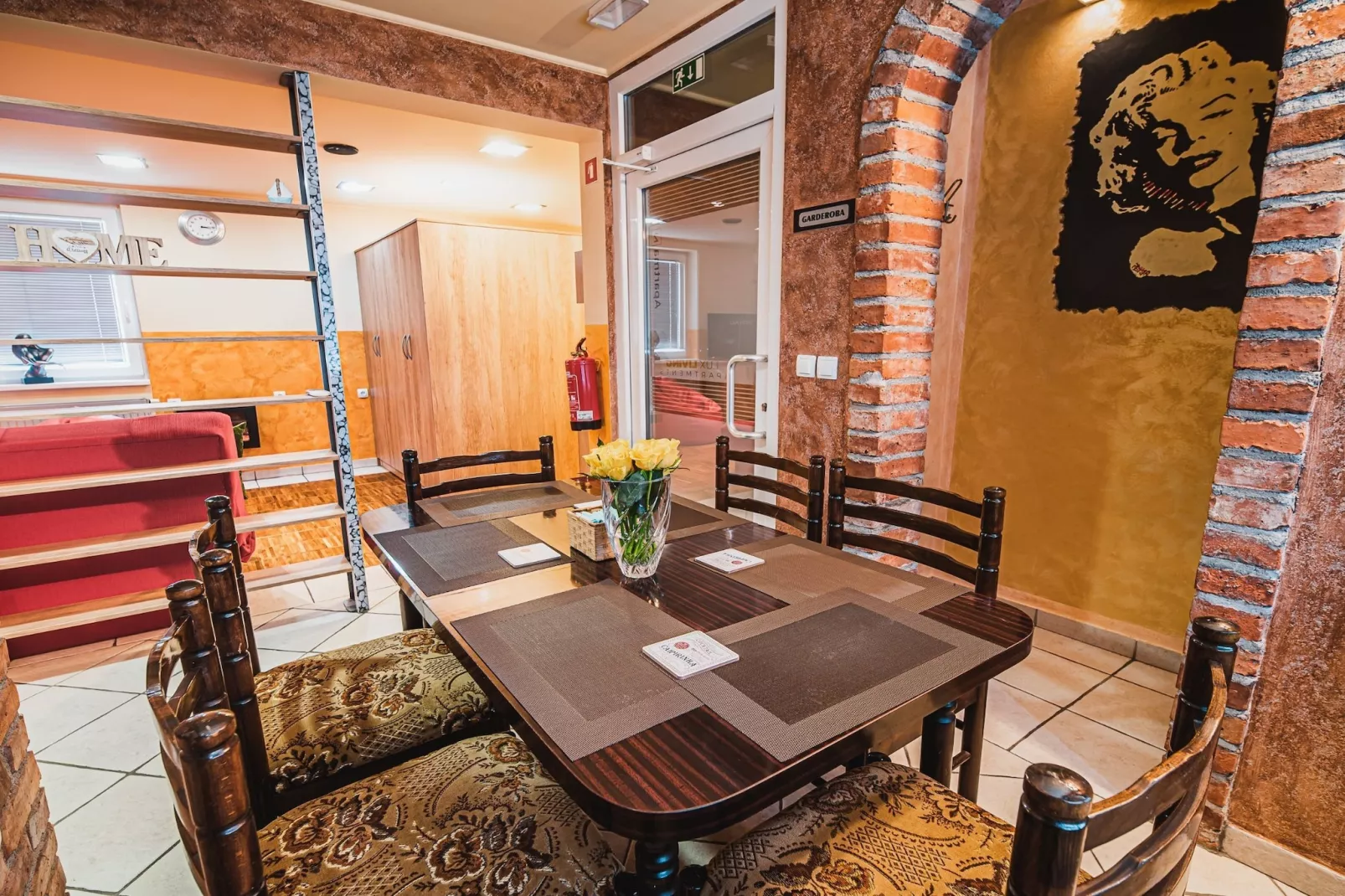 Elegant and Stylish Retreat Apartments with Terrace - Two Bedroom Apartment with Terrace-Salle à manger