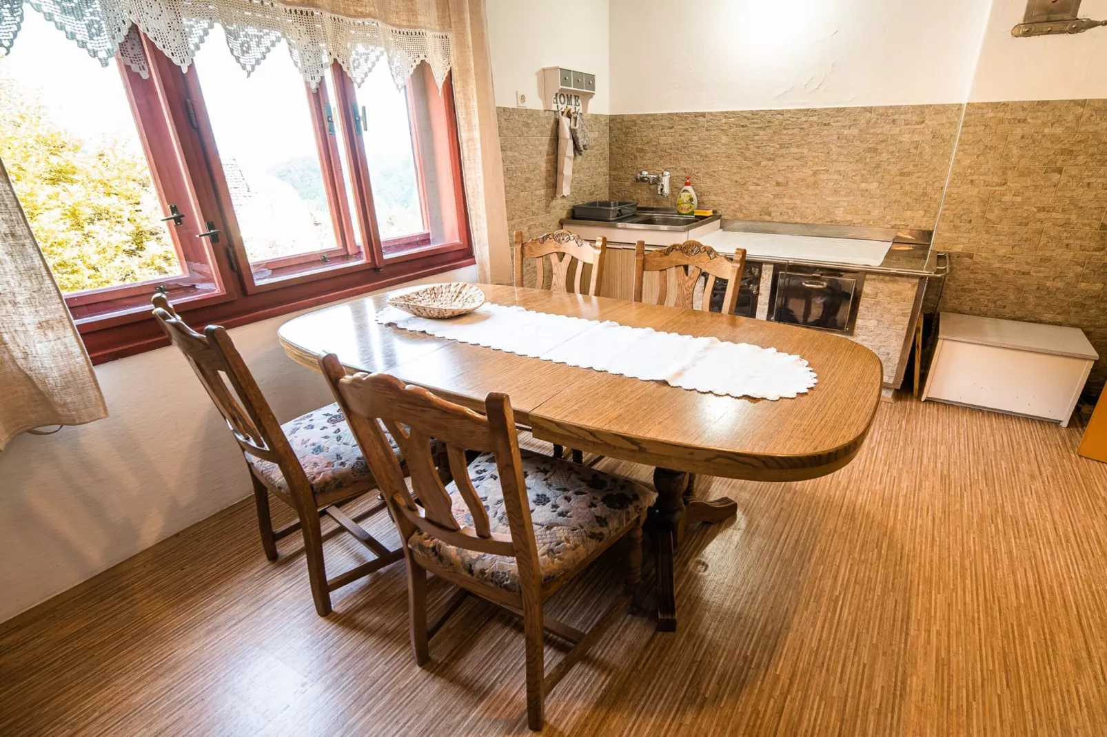 Bloomfield Retreat Country House with Sauna - Three Bedroom Country House-Küche