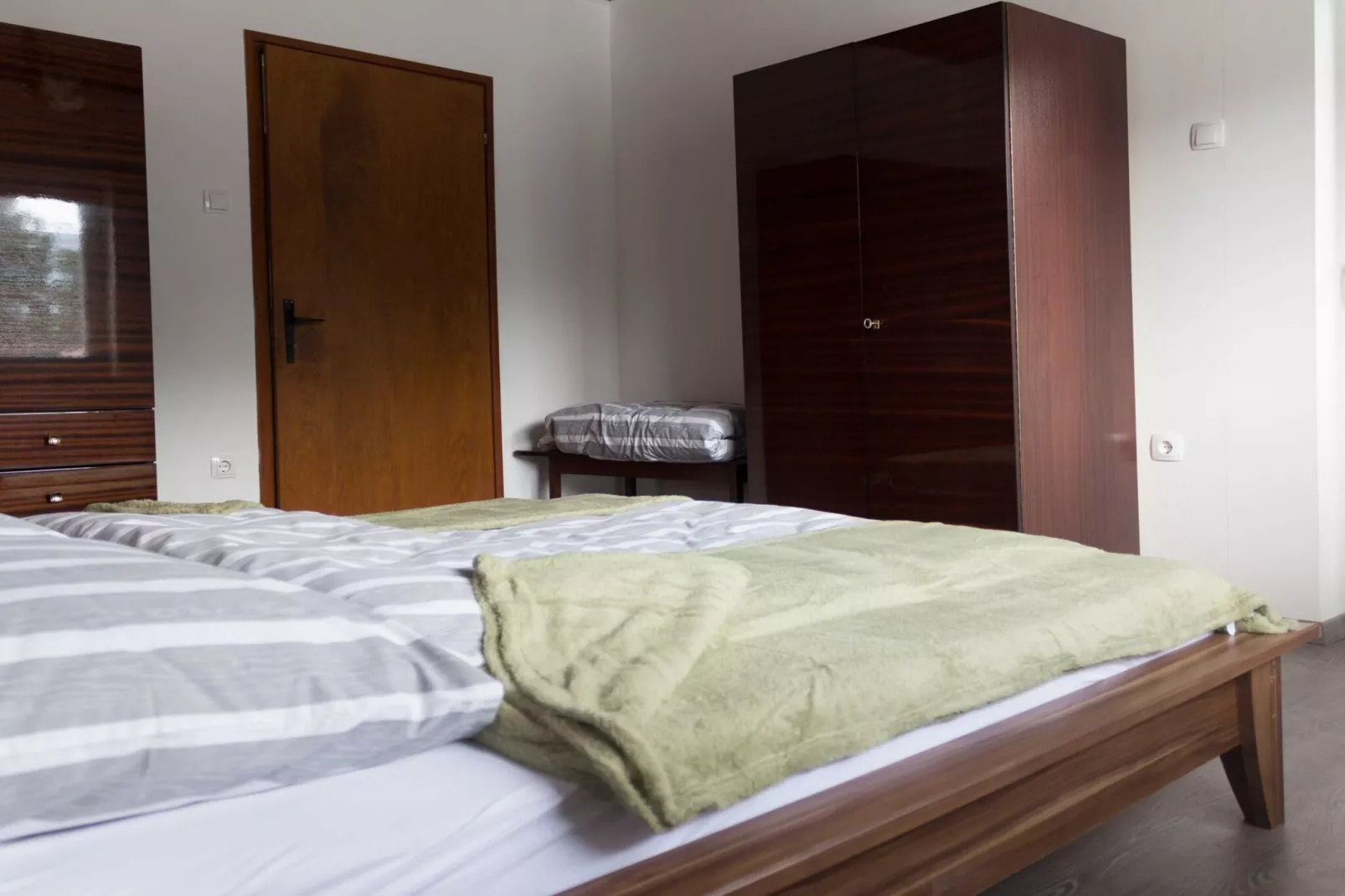 Cozy Holiday Home with Garden, BBQ, and Outdoor Dining Area in Rečica ob Savinji - Two Bedroom Apartment-Schlafzimmer