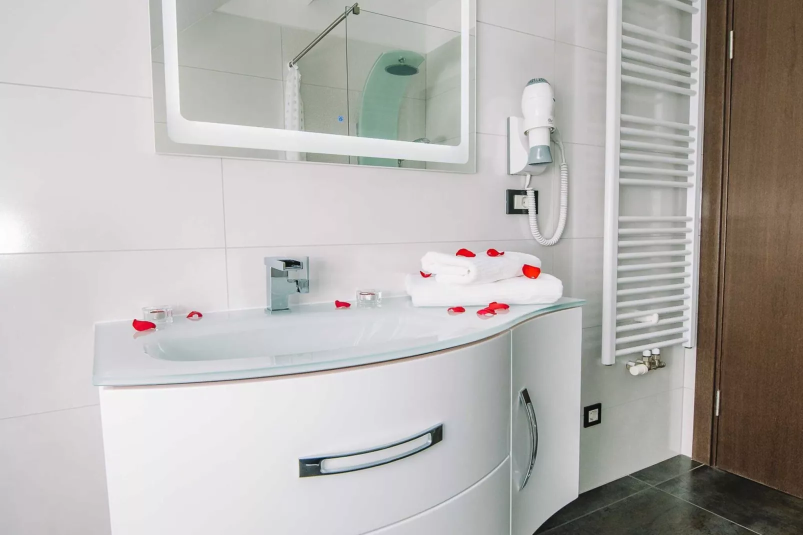 Bled Prestigious and Stylish Apartments - Two Bedroom Apartment with Balcony (owner 5)-Salle de bain