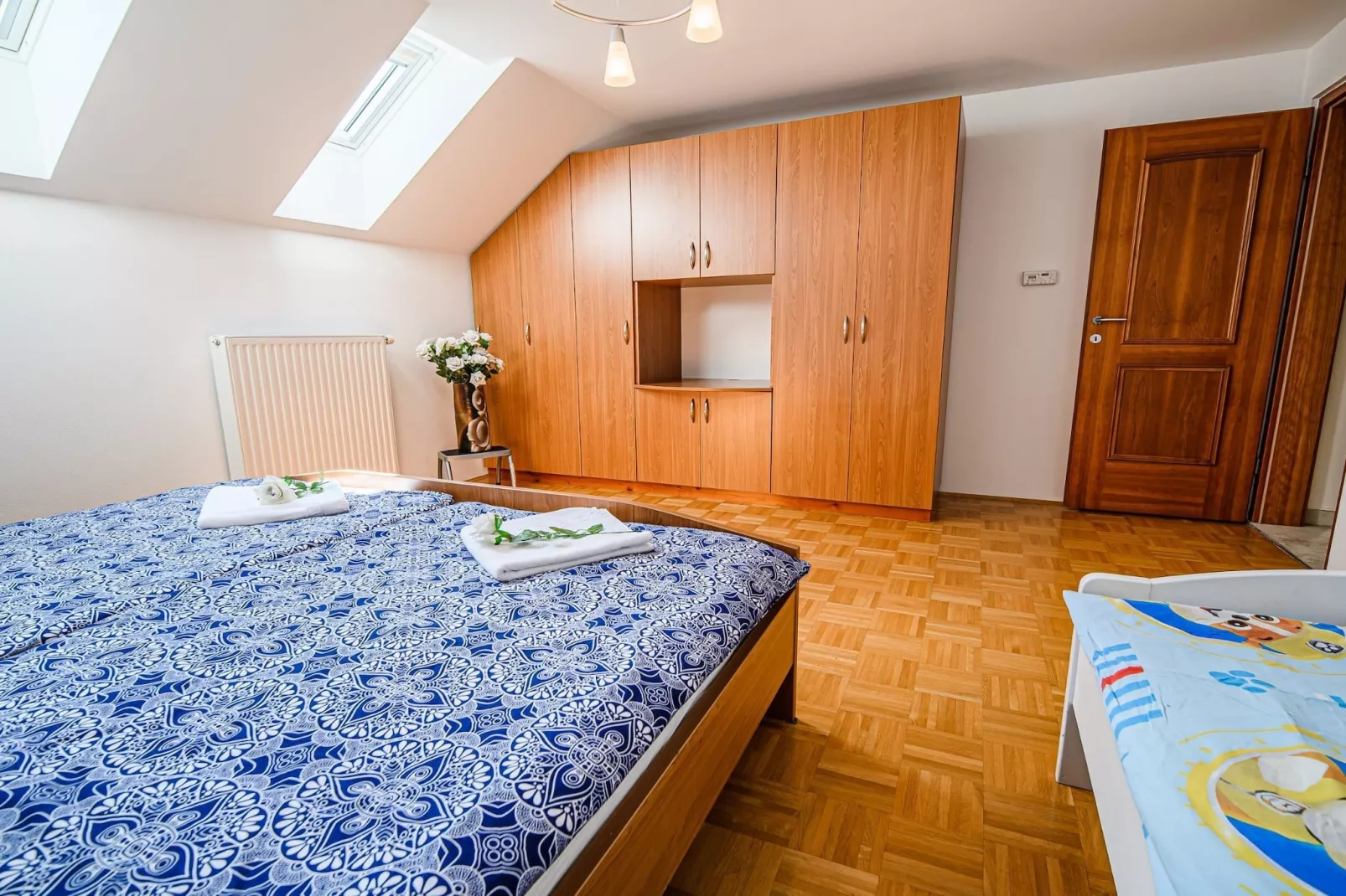 Sunny and Spacious Apartments with Terrace near Water Park - Three Bedroom Apartment with Terrace