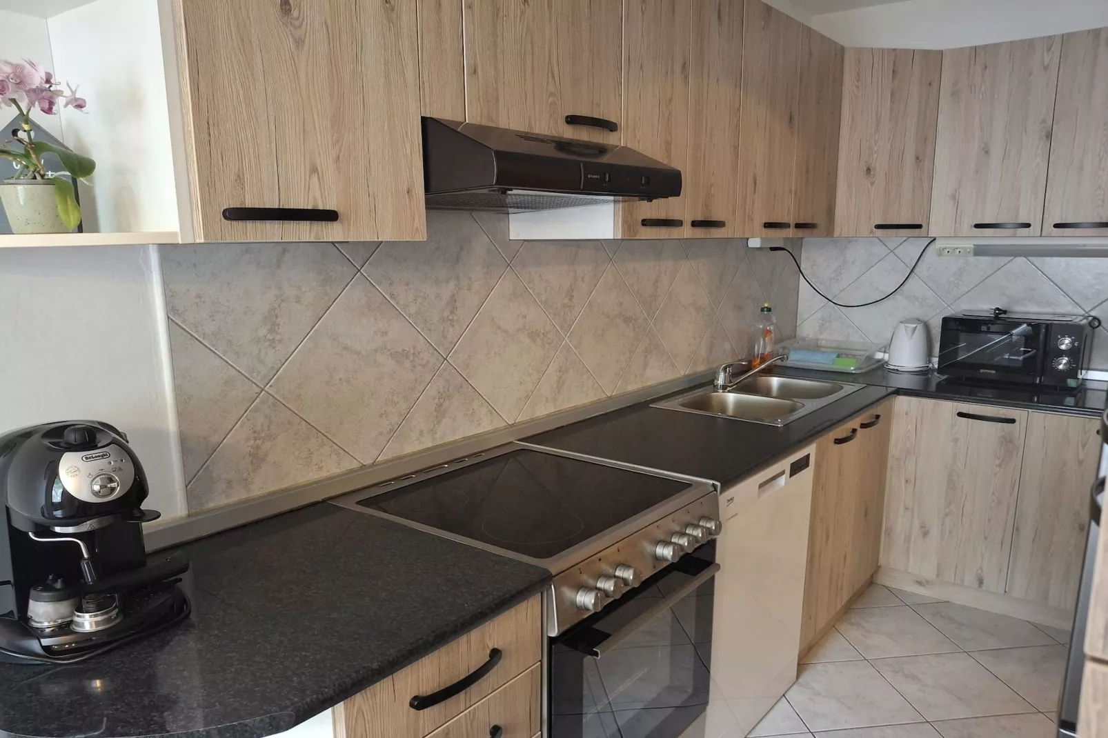 Luce Hilltop Cozy Apartment - Two Bedroom Apartment-Küche