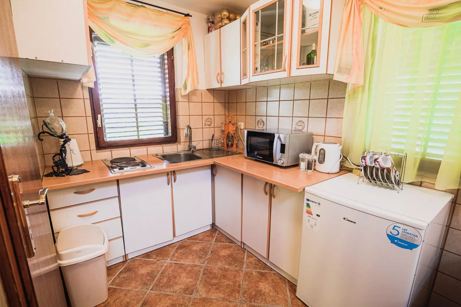 Harvest Horizon Holiday Home with Sauna - One Bedroom Holiday Home-Kitchen