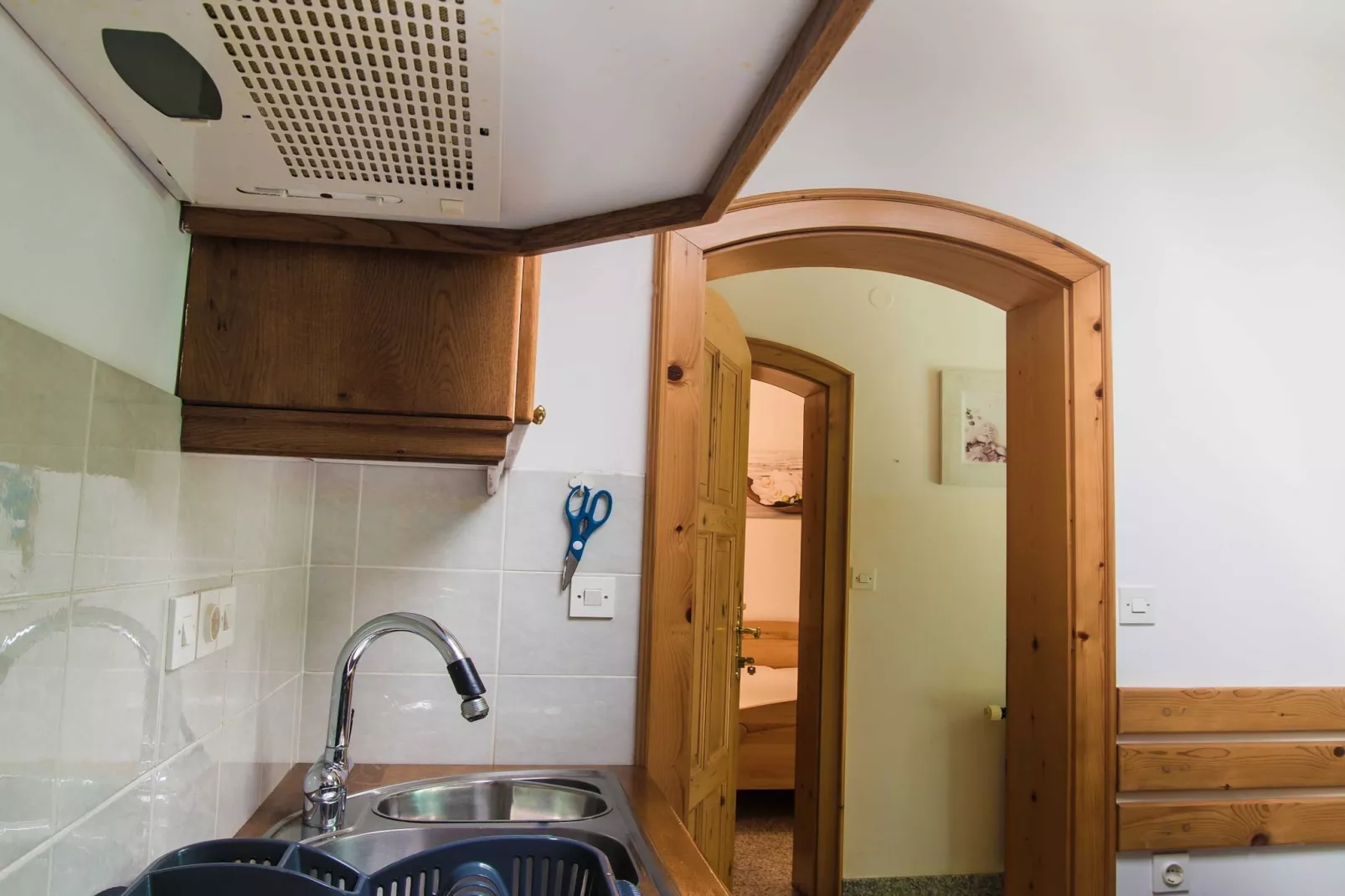 Rustic Authentic Holiday Home with Terrace and Wood Stove - Three Bedroom Holiday Home with Terrace-Küche