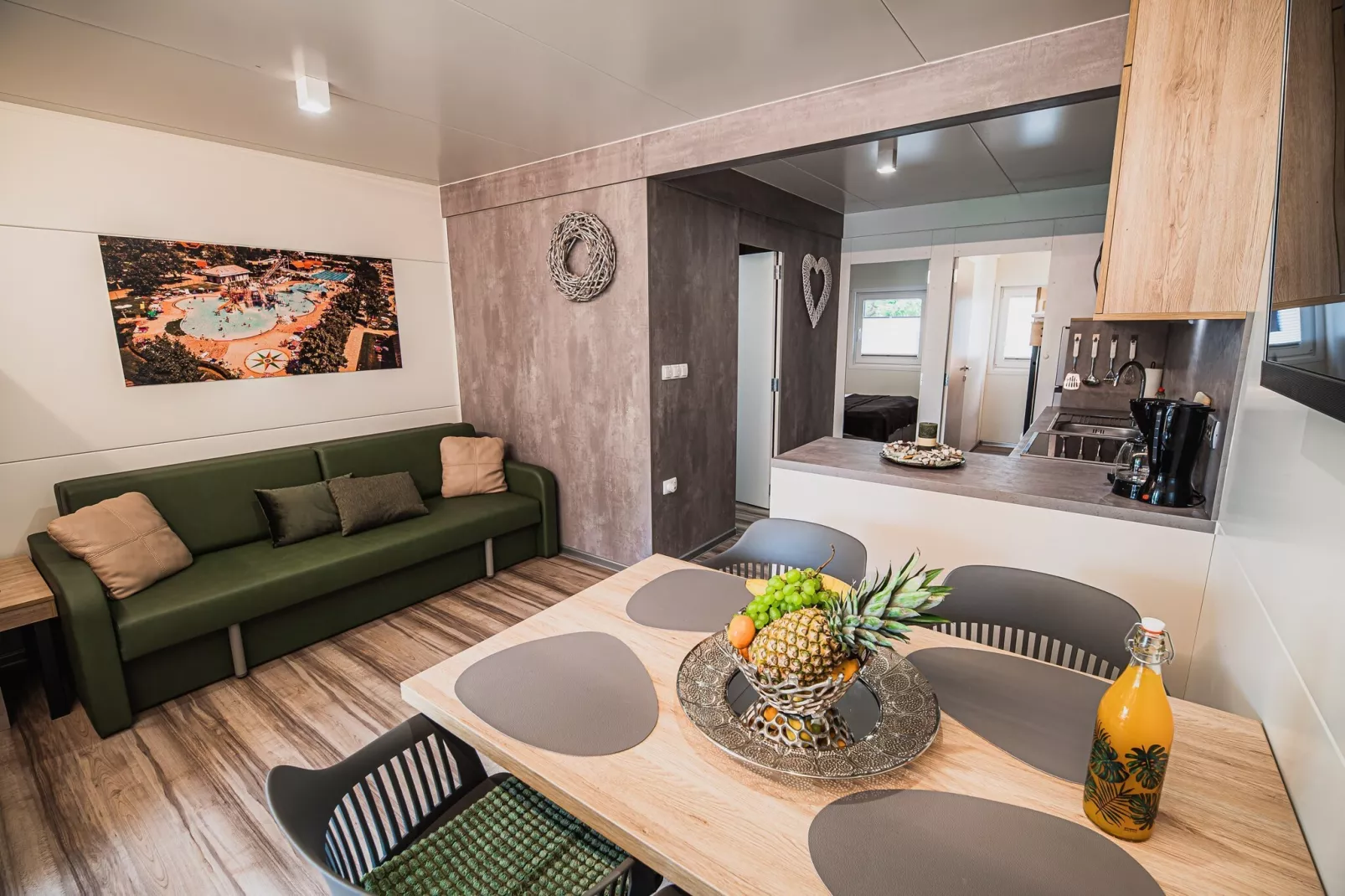 Lake Serenity Premium Mobile Homes with Thermal Riviera Tickets - Three Bedroom Mobile Home 15\/029 - Salon