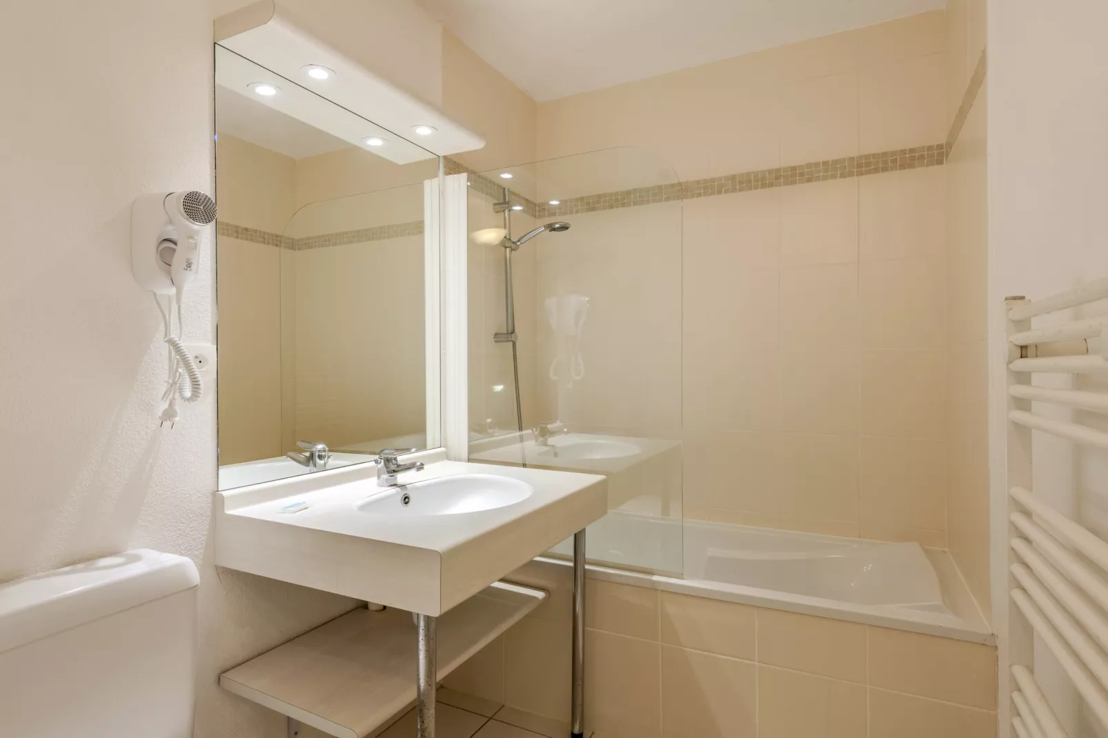 D. de Bertheaume N°104 - 2P6-Bathroom