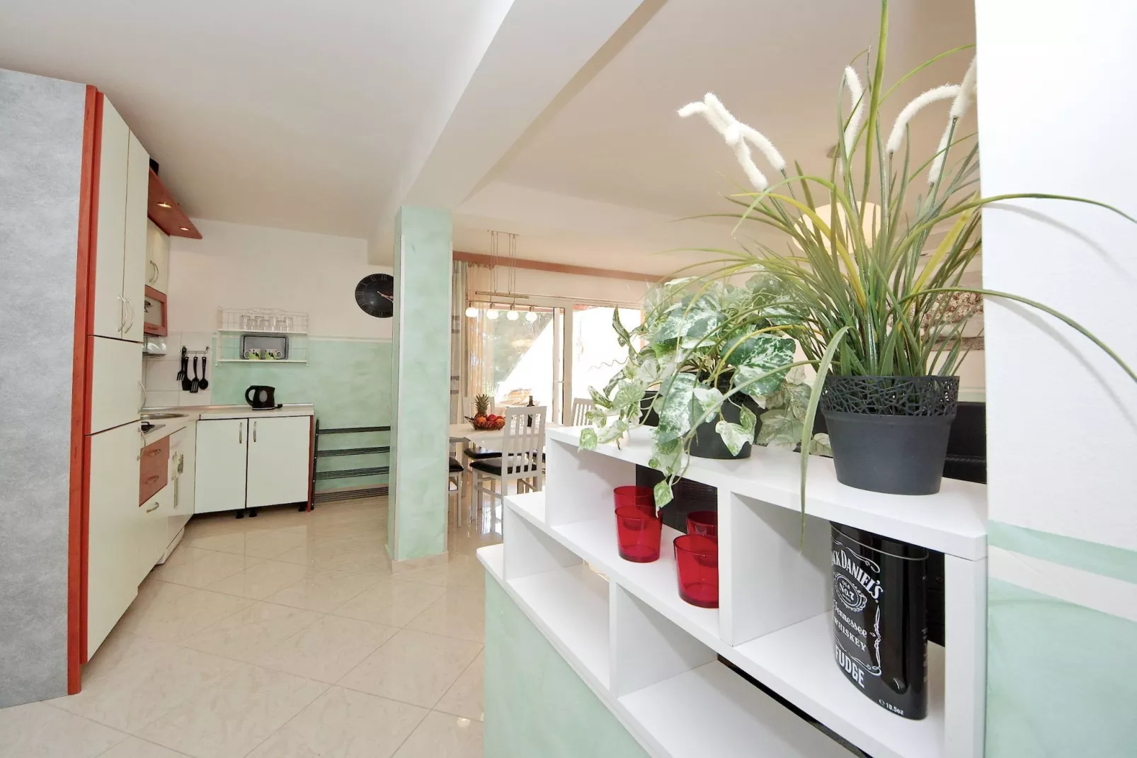 Seafront Apartments Deveron - Two Bedroom Apartment with Balcony and Sea View (Hvar)-Kitchen