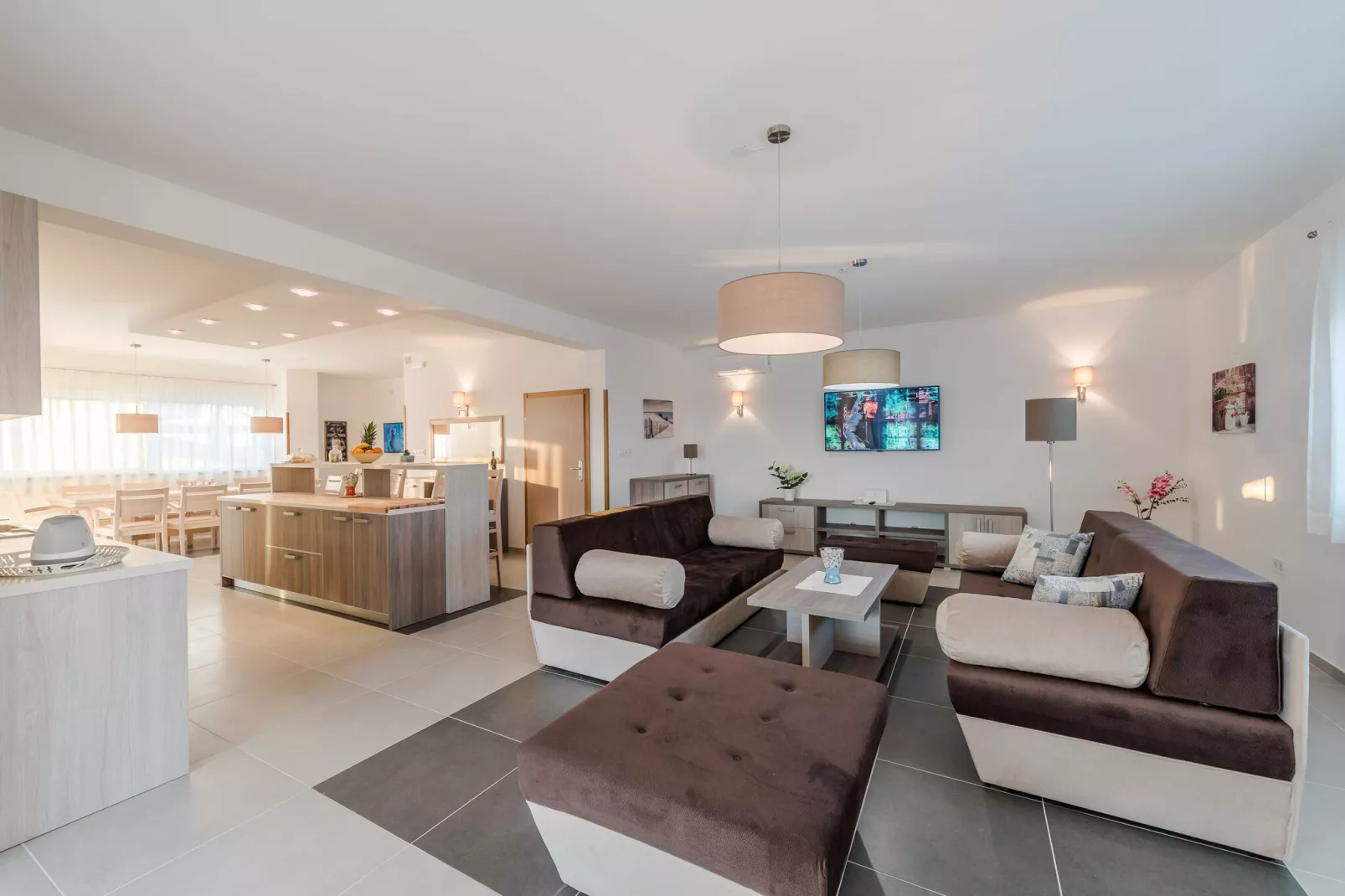 Luxury Escape with Swimming Pool & Modern Design - Deluxe Four Bedroom Villa with Sea View and Private Pool (Villa 5)-Salon