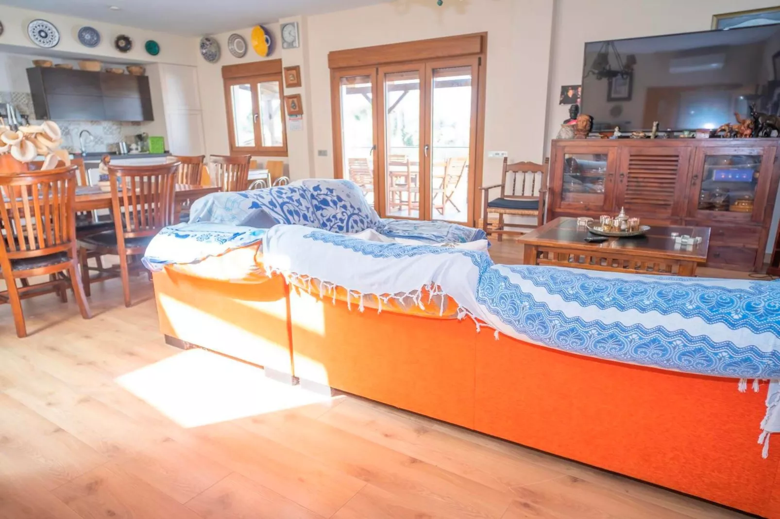 1948- +34601093121-Salon