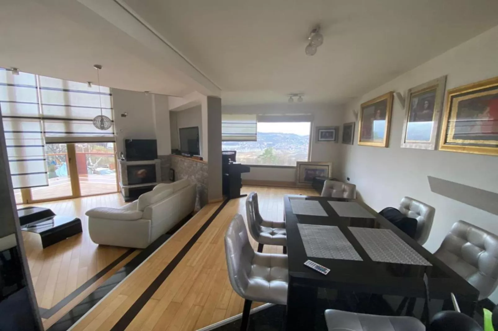 Villa Sarajevo Hills - Five Bedroom Villa with Terrace and Garden-Esszimmer