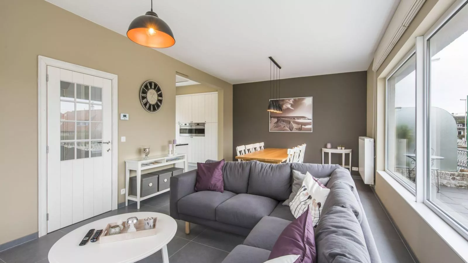 La Vachequirit-Salon