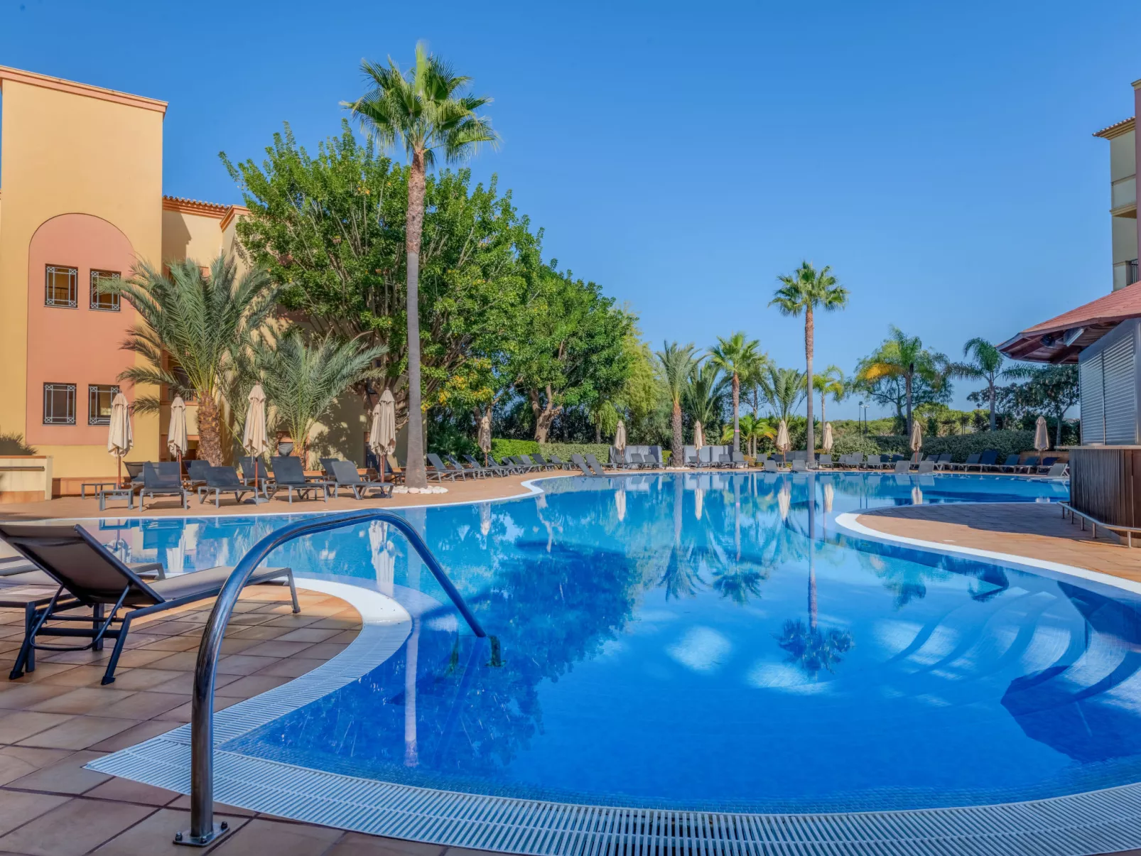 The Residence at Victoria-Outside