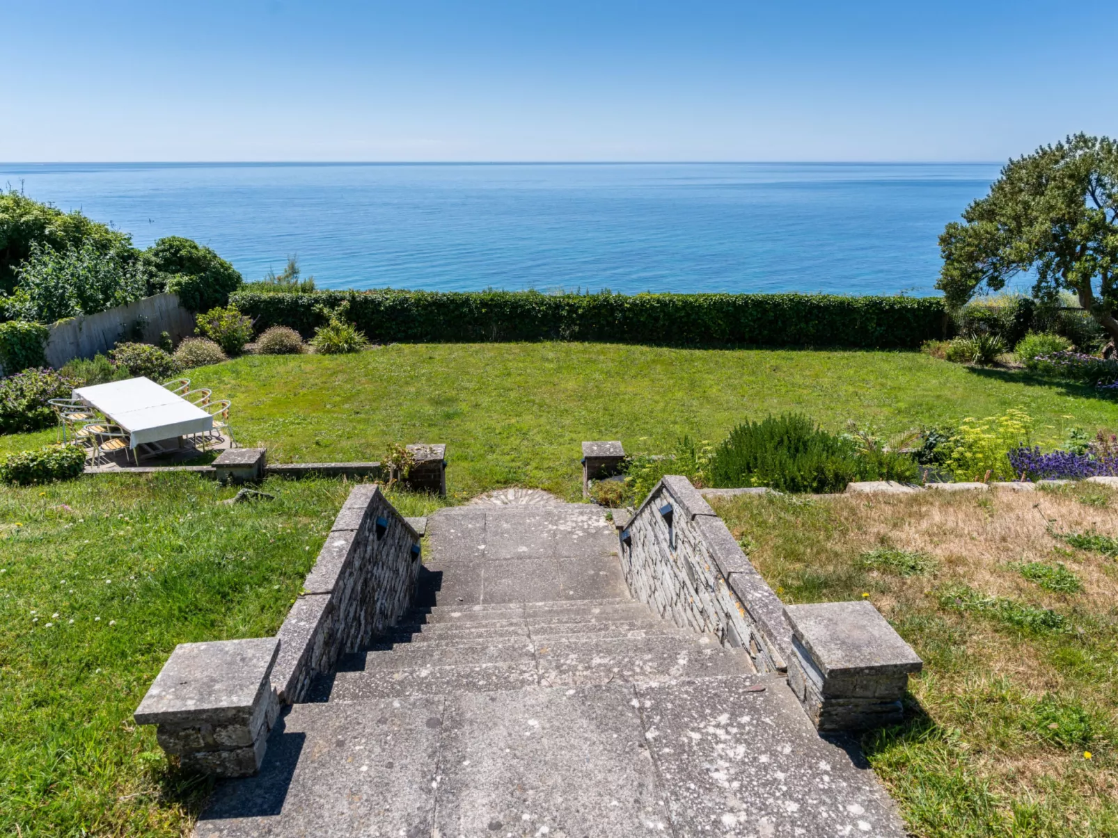 Avalon Sea Views-Dehors