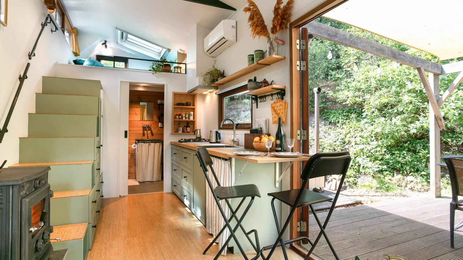 Bij ons Tinie-Dining room