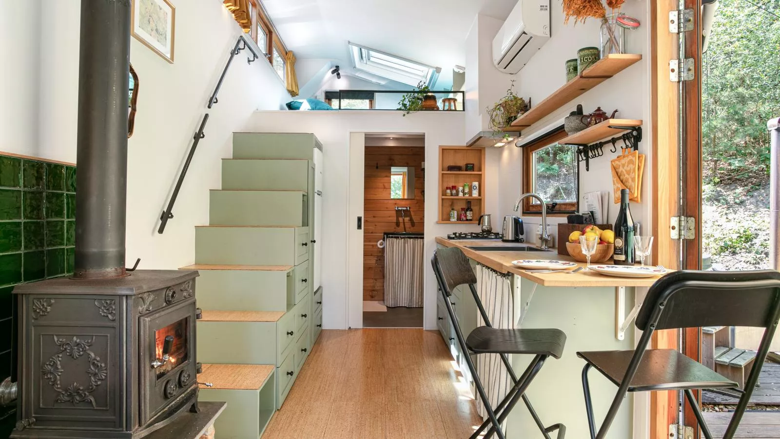 Bij ons Tinie-Dining room