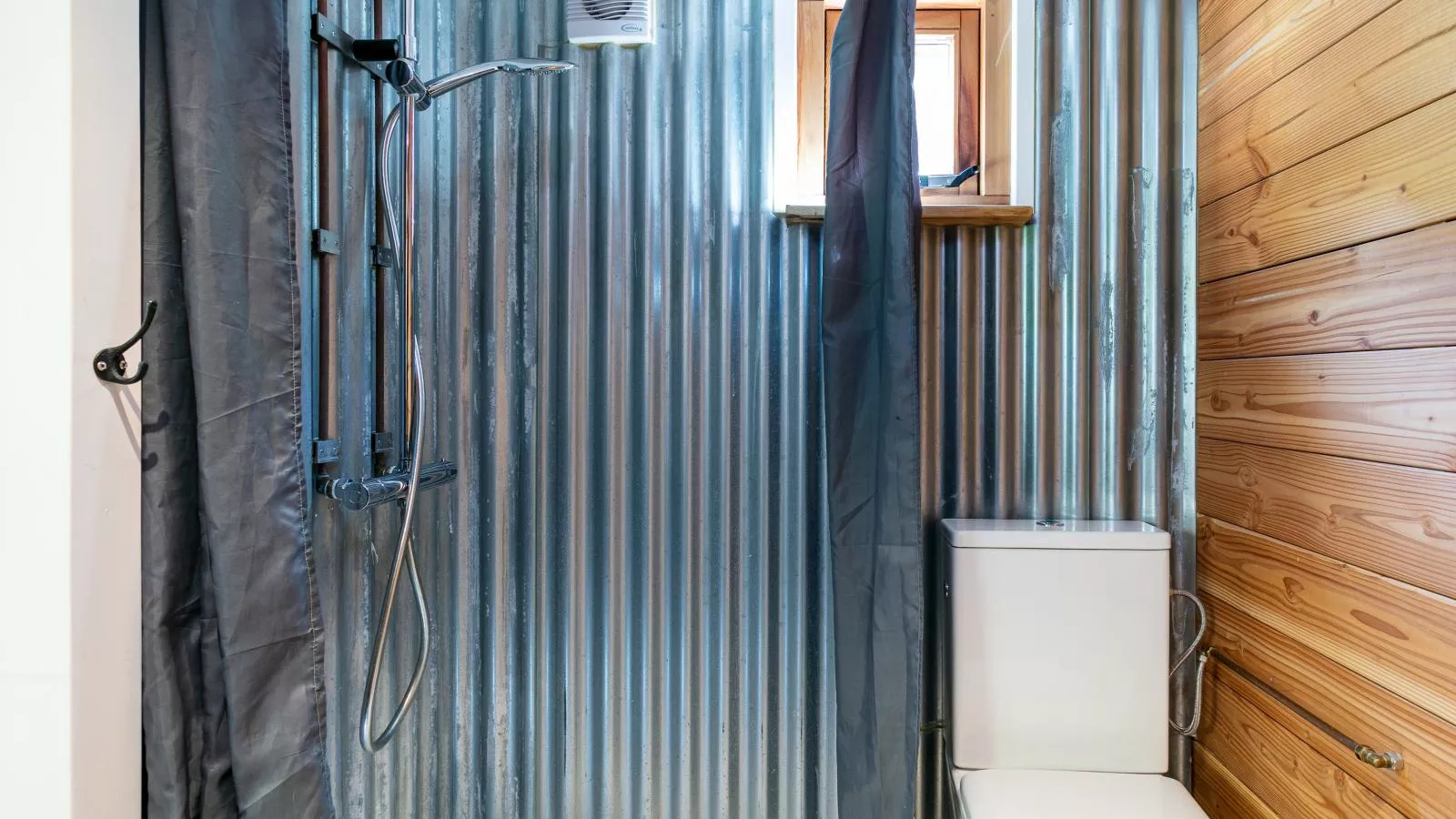 Bij ons Tinie-Bathroom