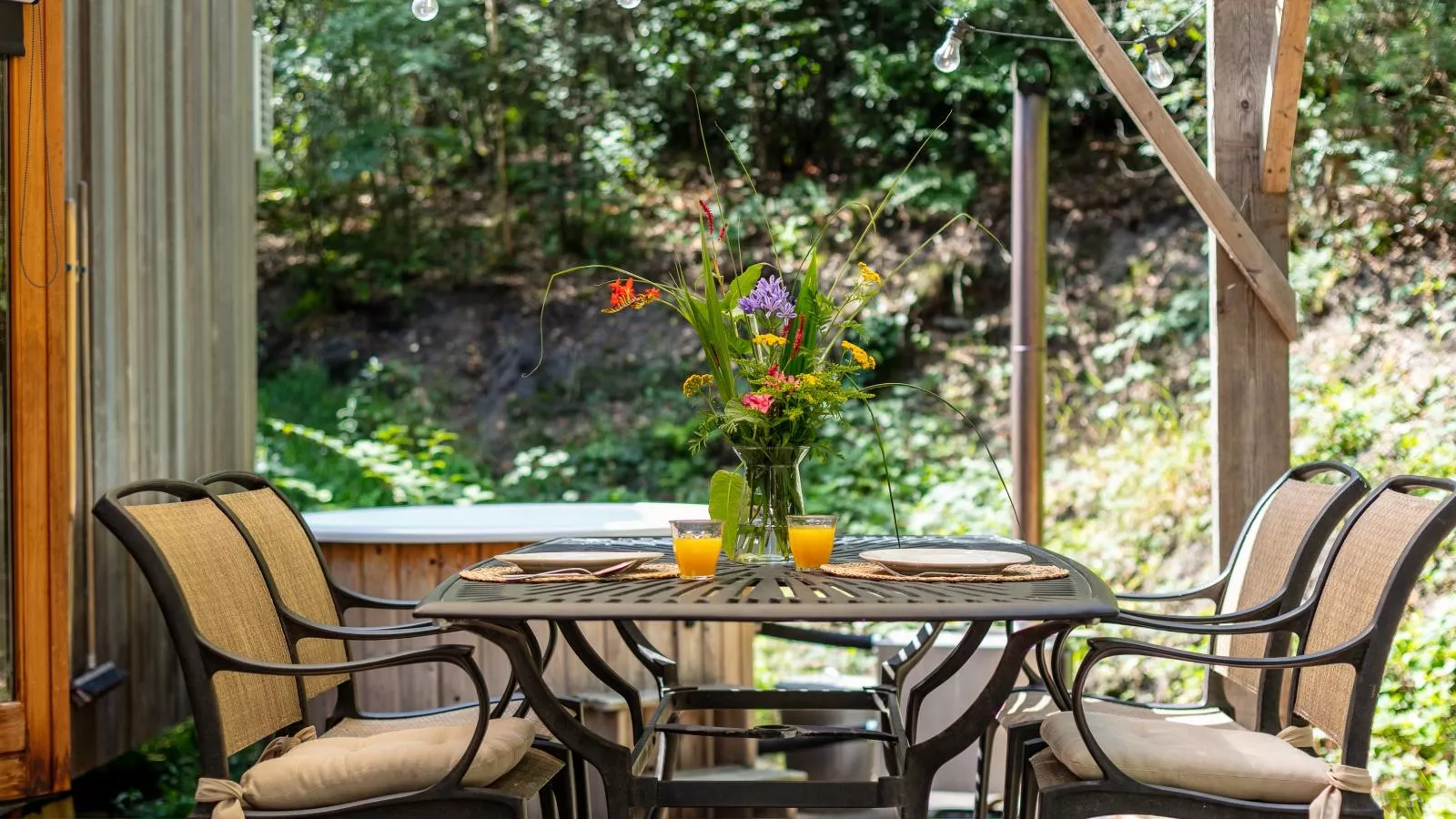 Bij ons Tinie-Terrace balcony