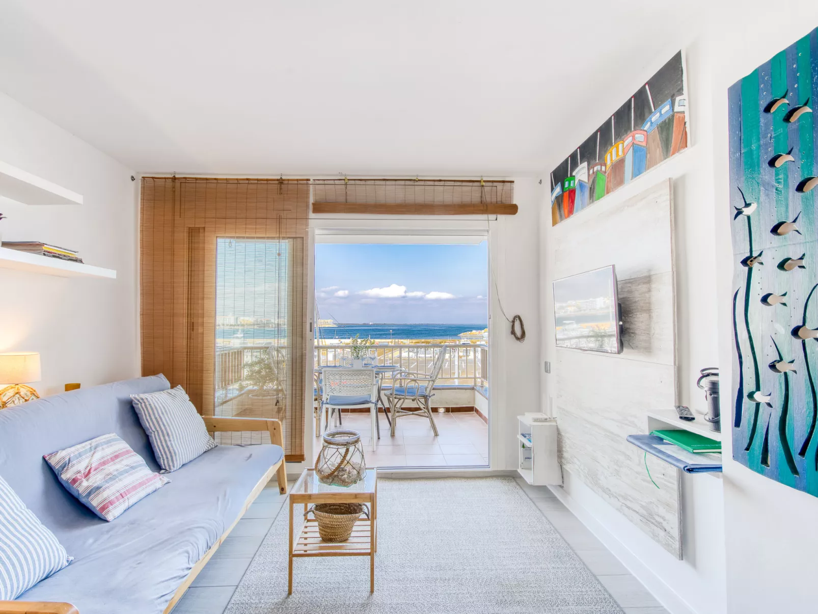 Port L'escala-Inside