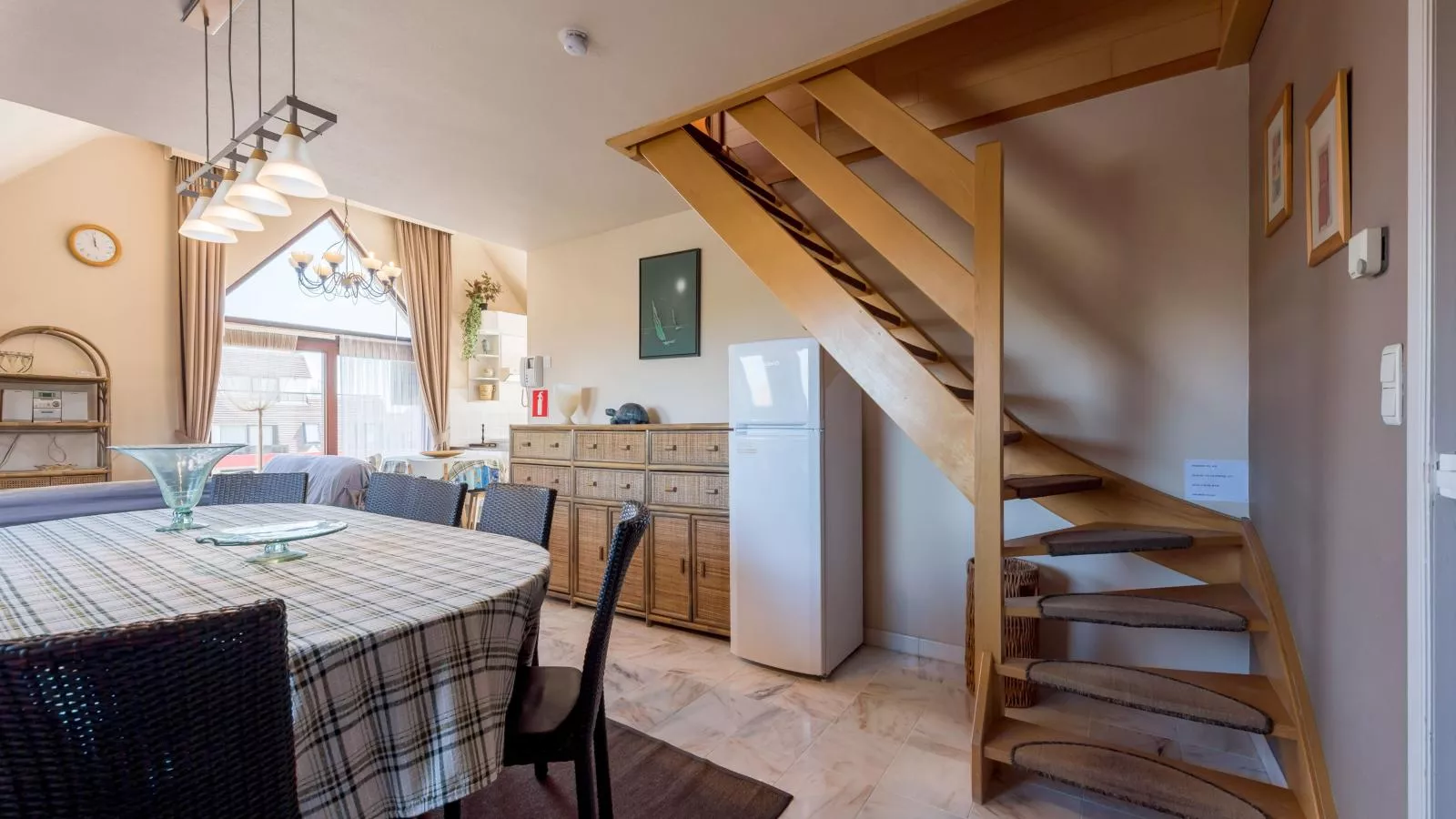 Aubépine troisième-Dining room