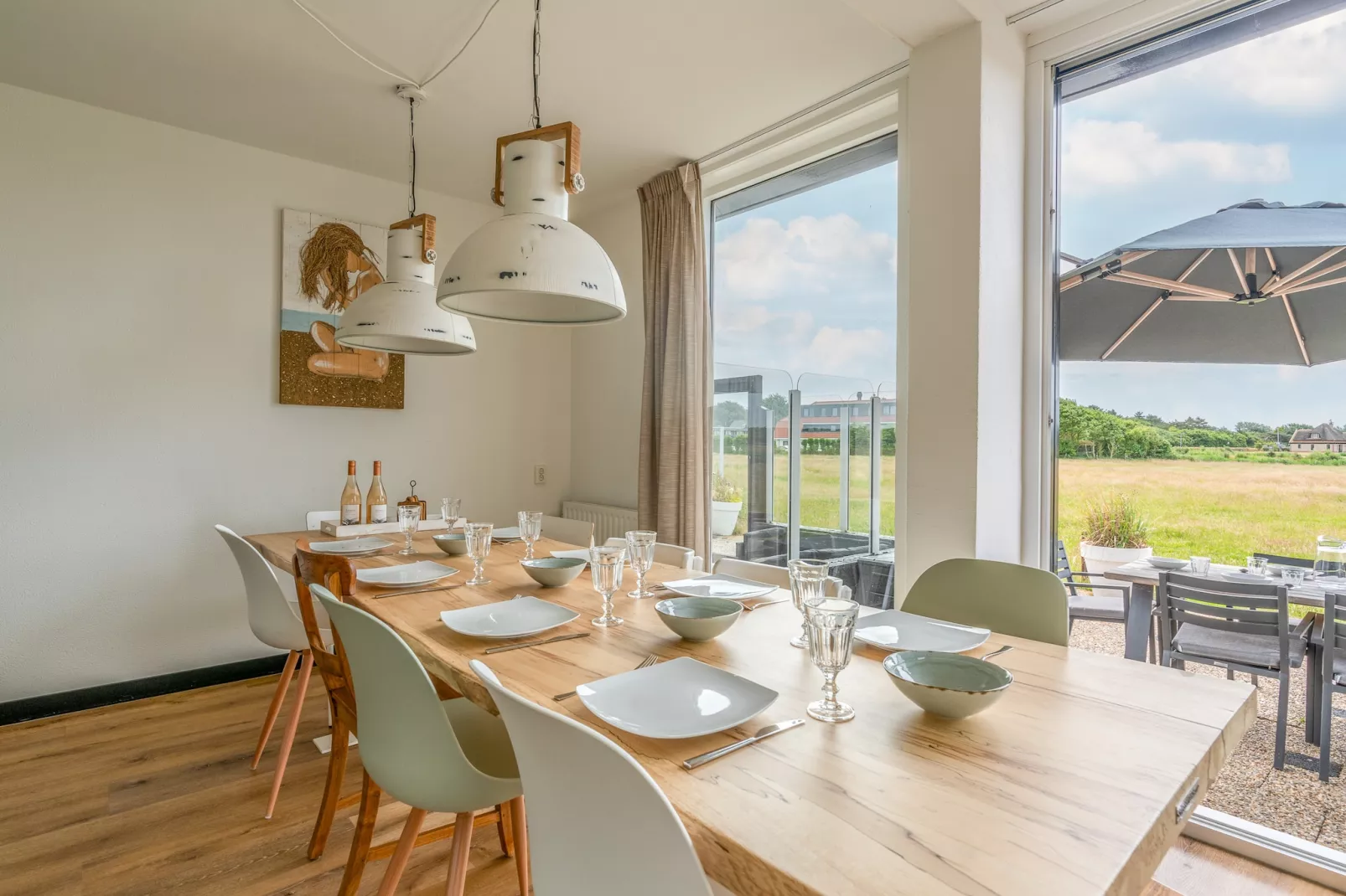 Orchismient 17-Dining room