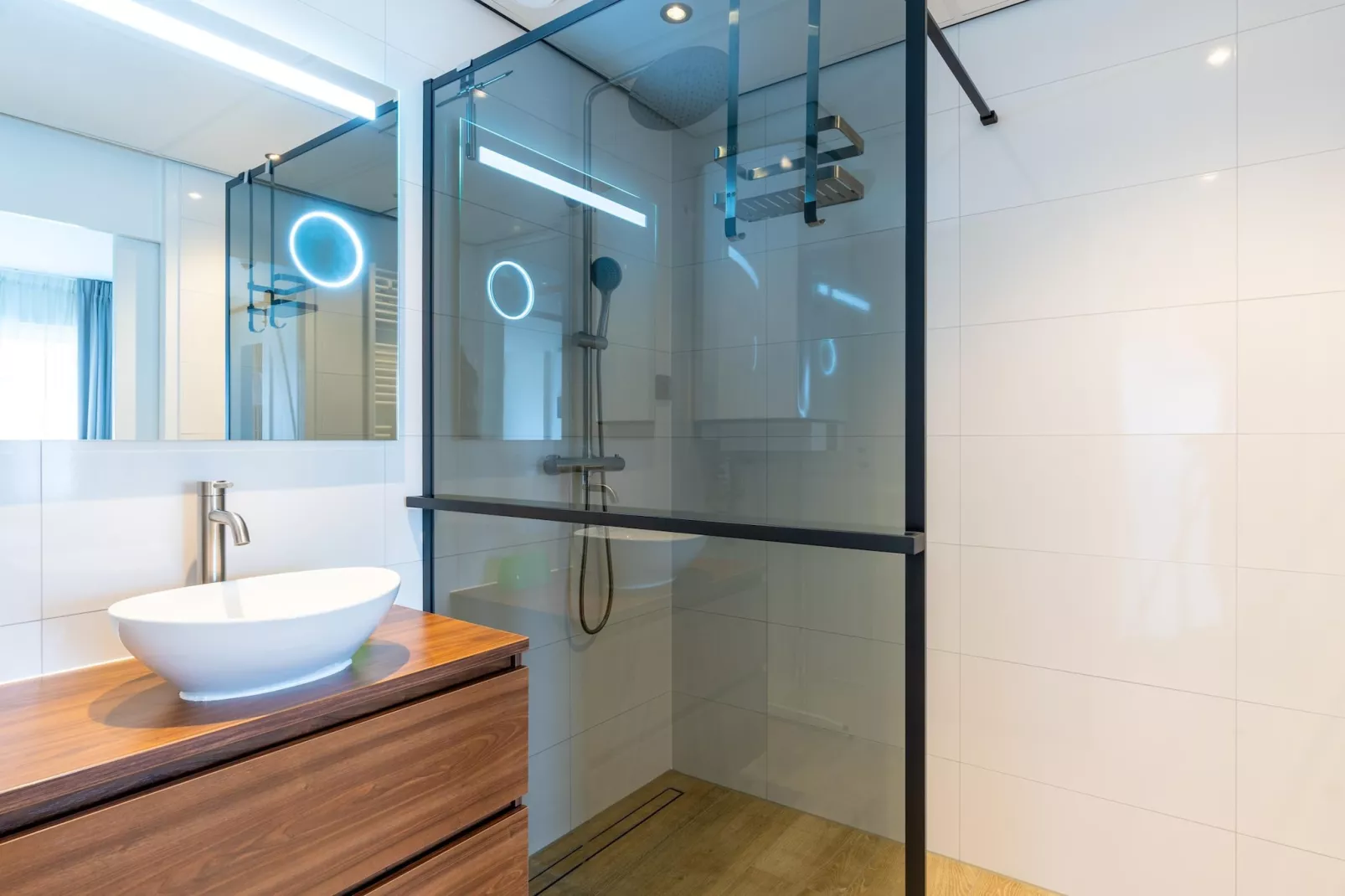 Juliana 076 - Bathroom