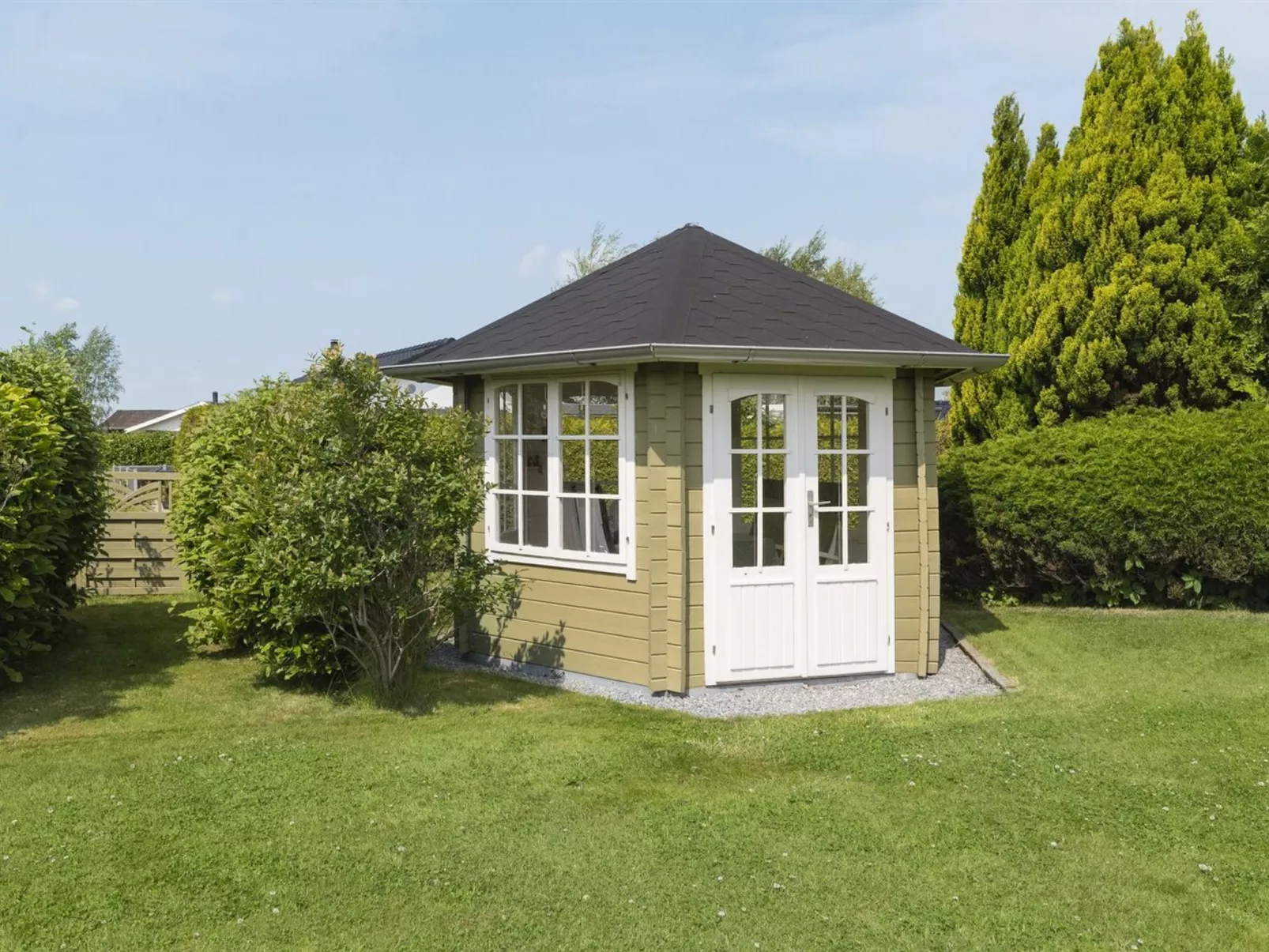 "Erok" -  from the sea-Drinnen