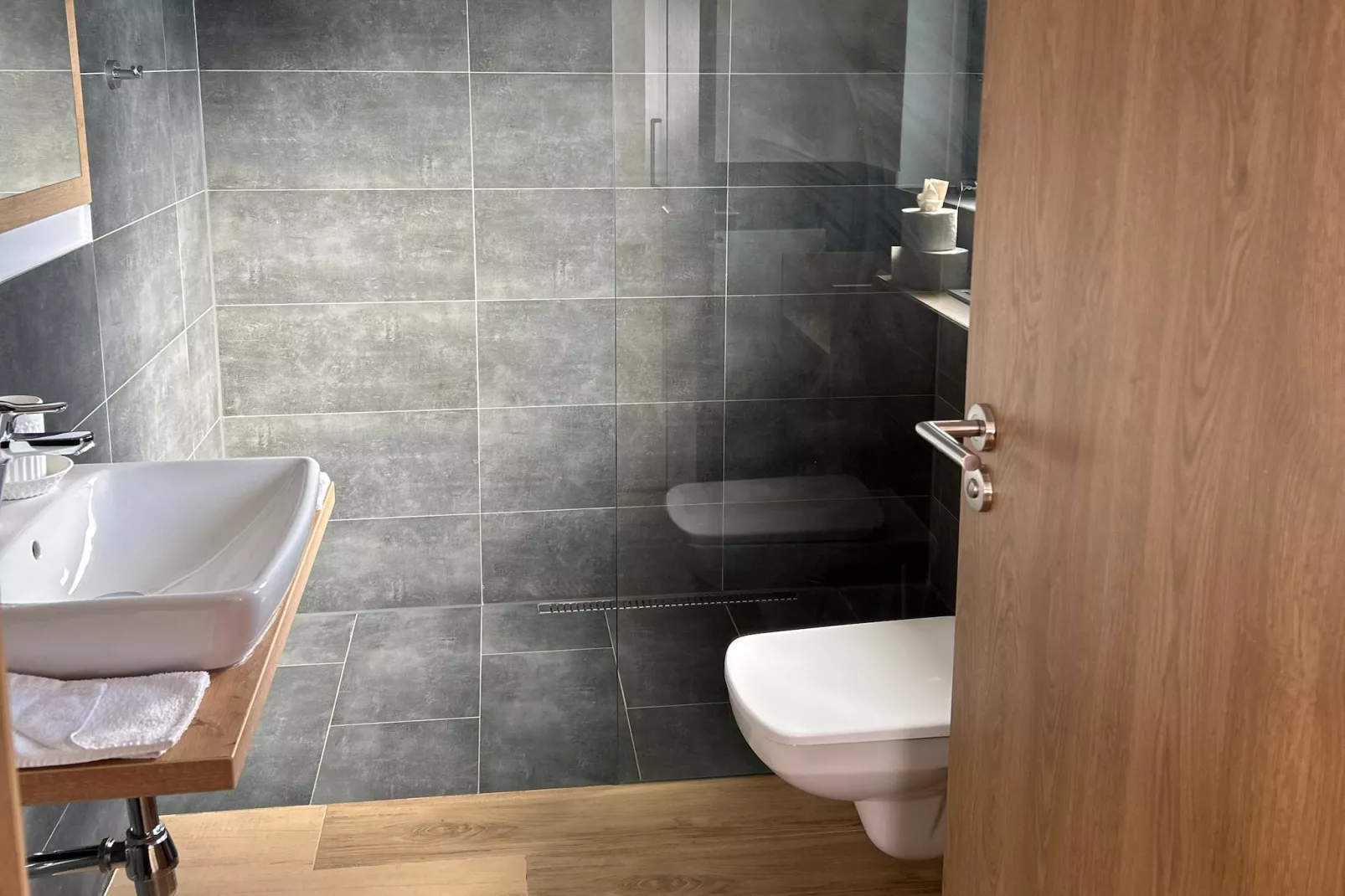 Mountapart-Großer Schütz Top 5-Bathroom