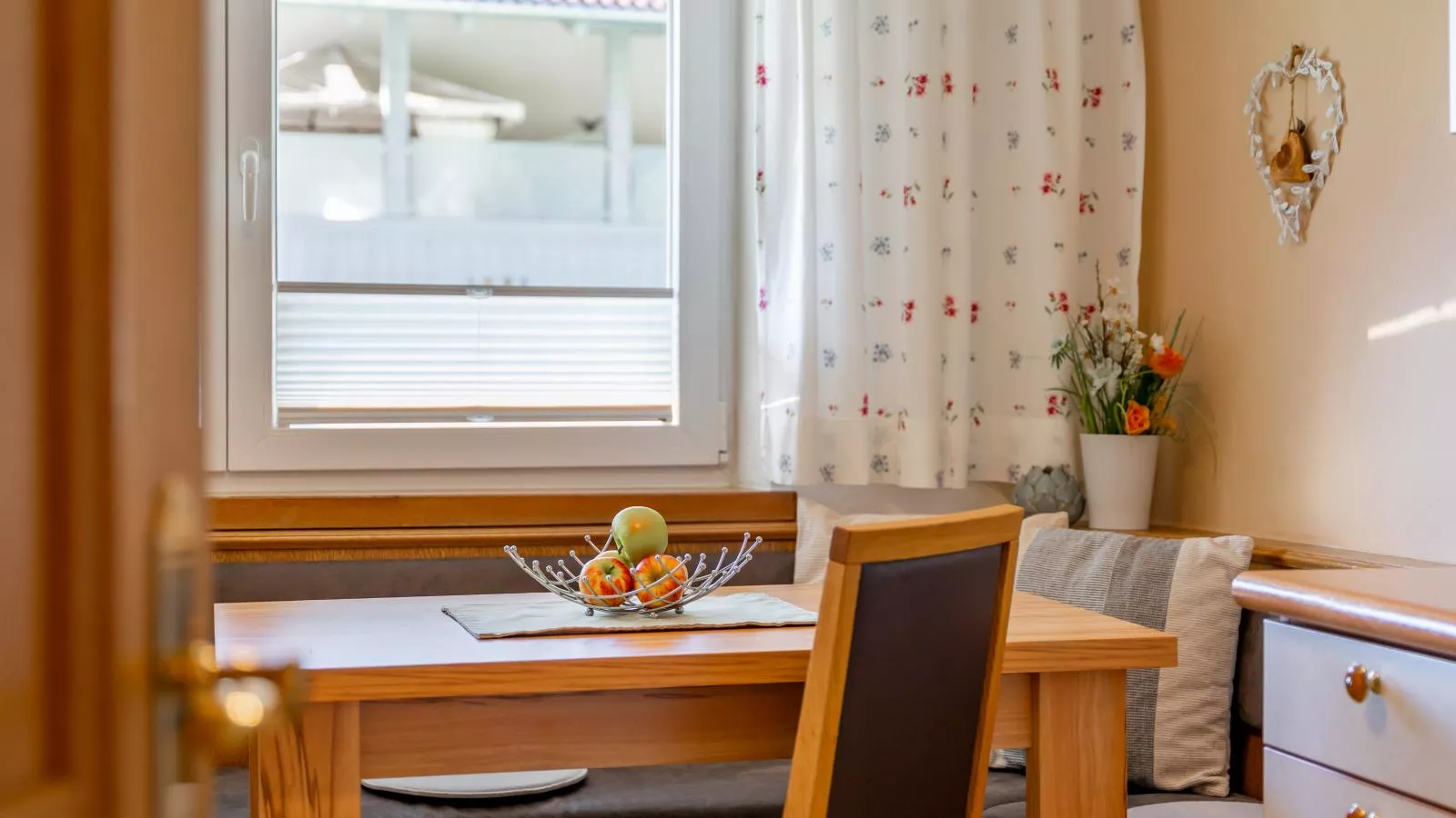 Sonnenschein I-Dining room