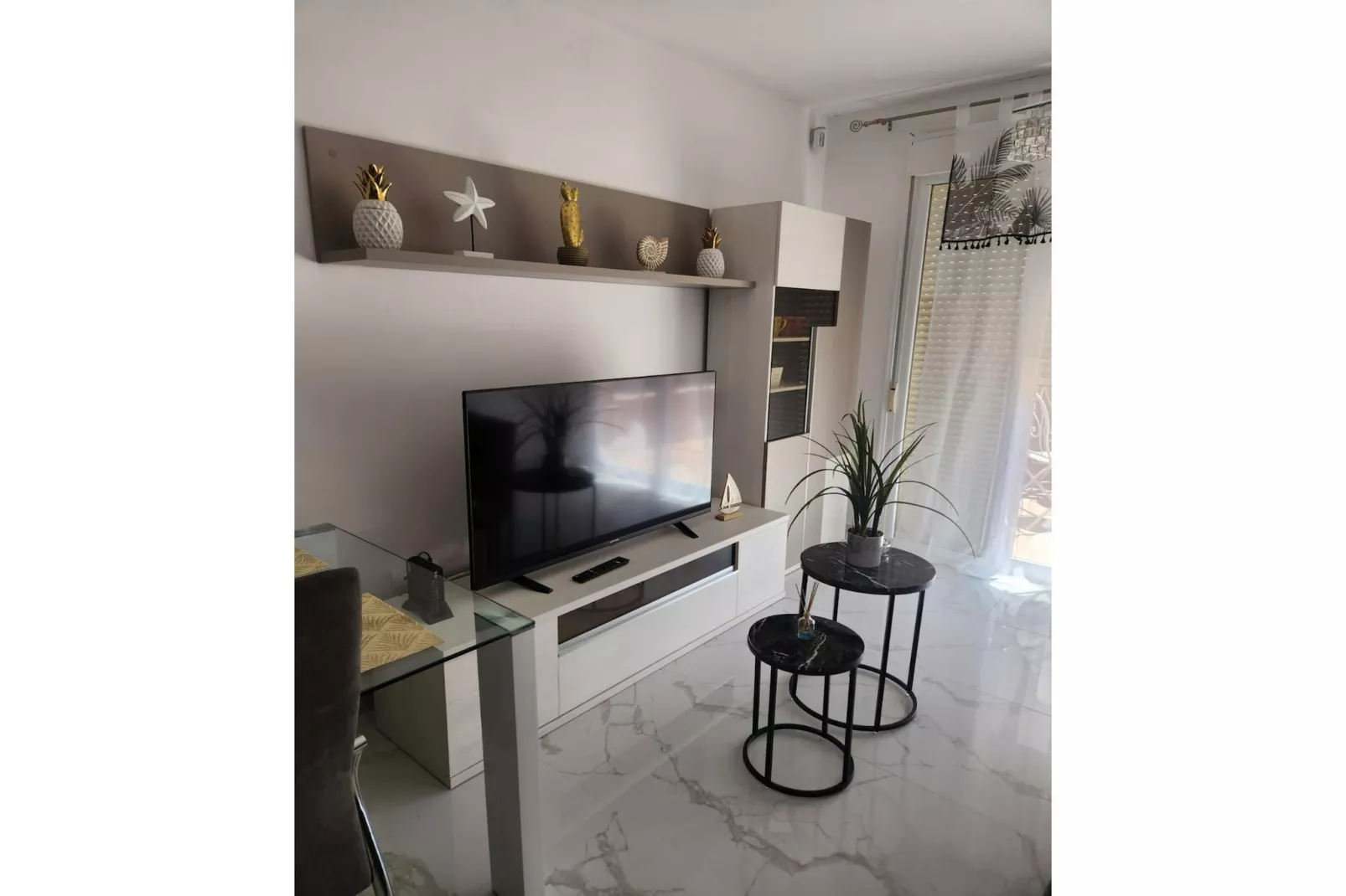 CT 339 AL - Faro's Paraiso de Vera Apartment-Living room