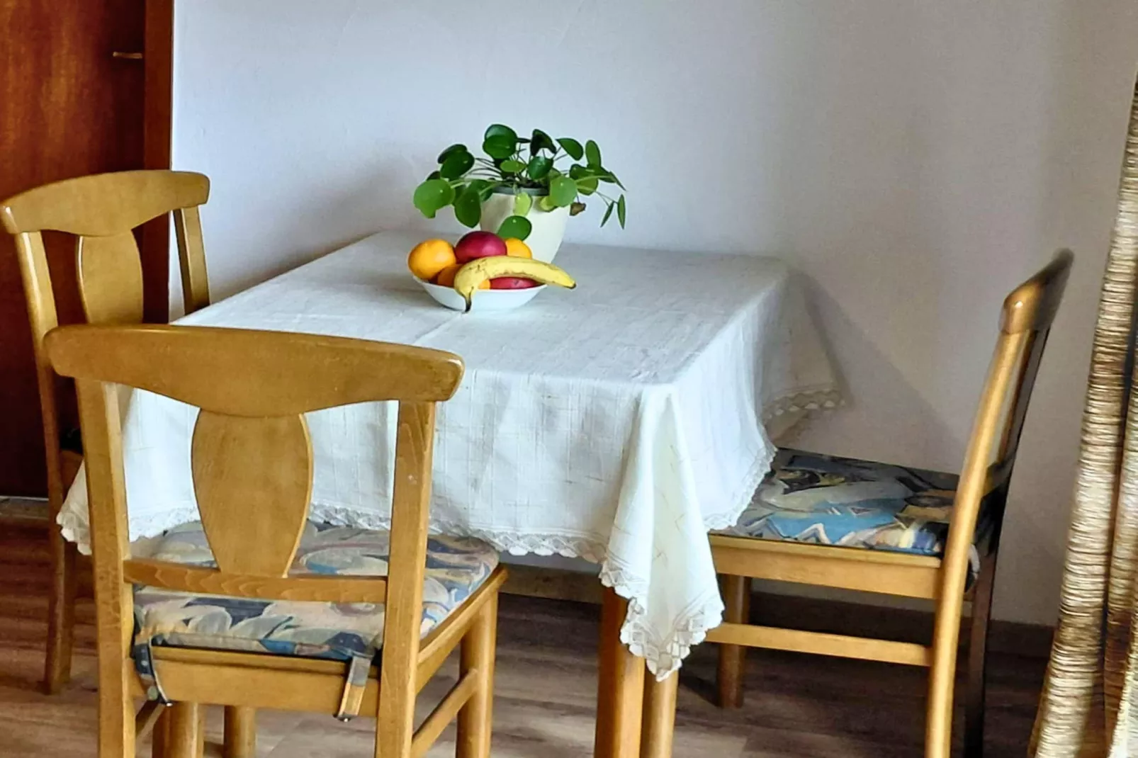 Ferienhaus Birresborn-Salon