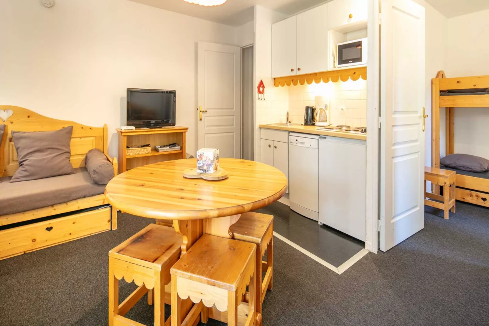 Vega N°102 - 2P5-Dining room