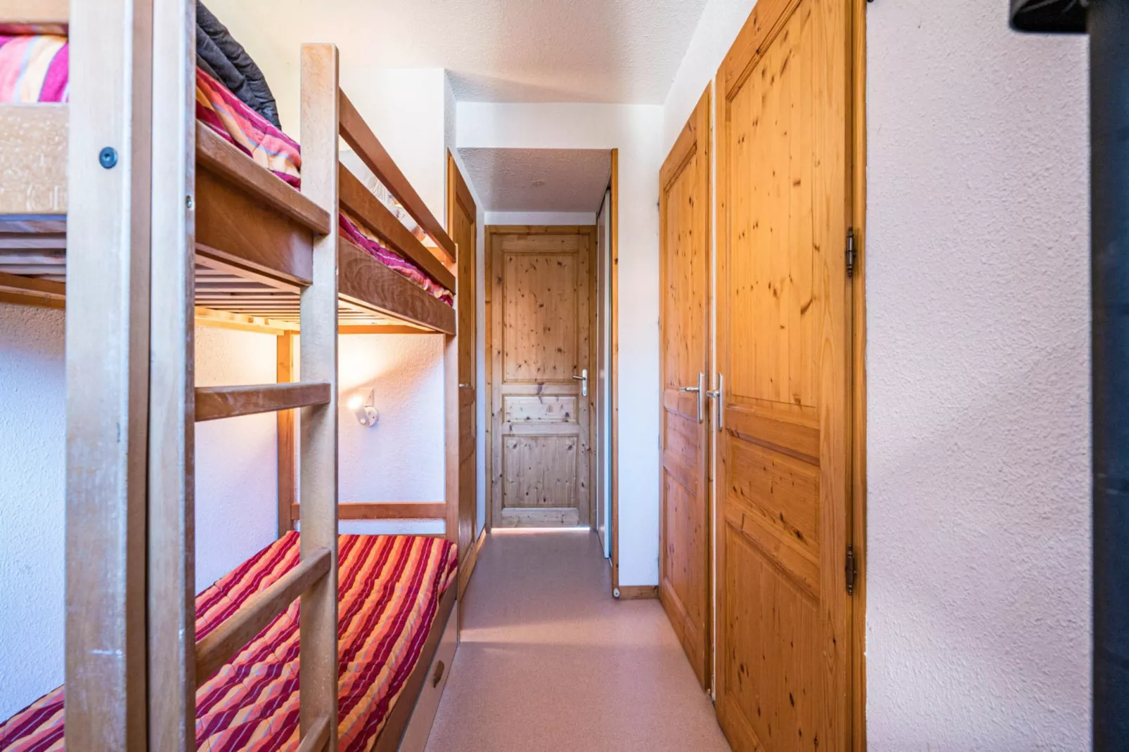 Les Eterlous N°24 - 2P6 - Chambre