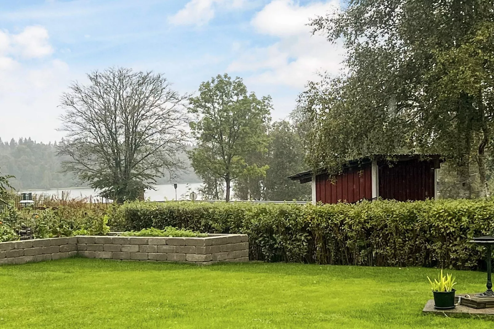 Charmantes Ferienhaus am Sjunnaryd-See-Wasserblick
