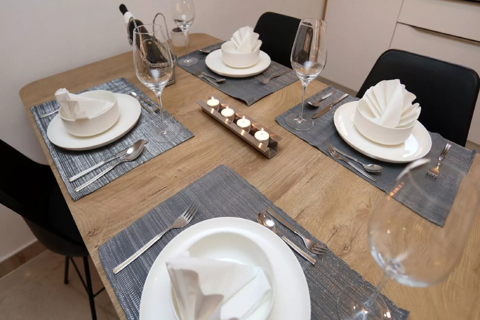 M Apartment Trogir-Dining room