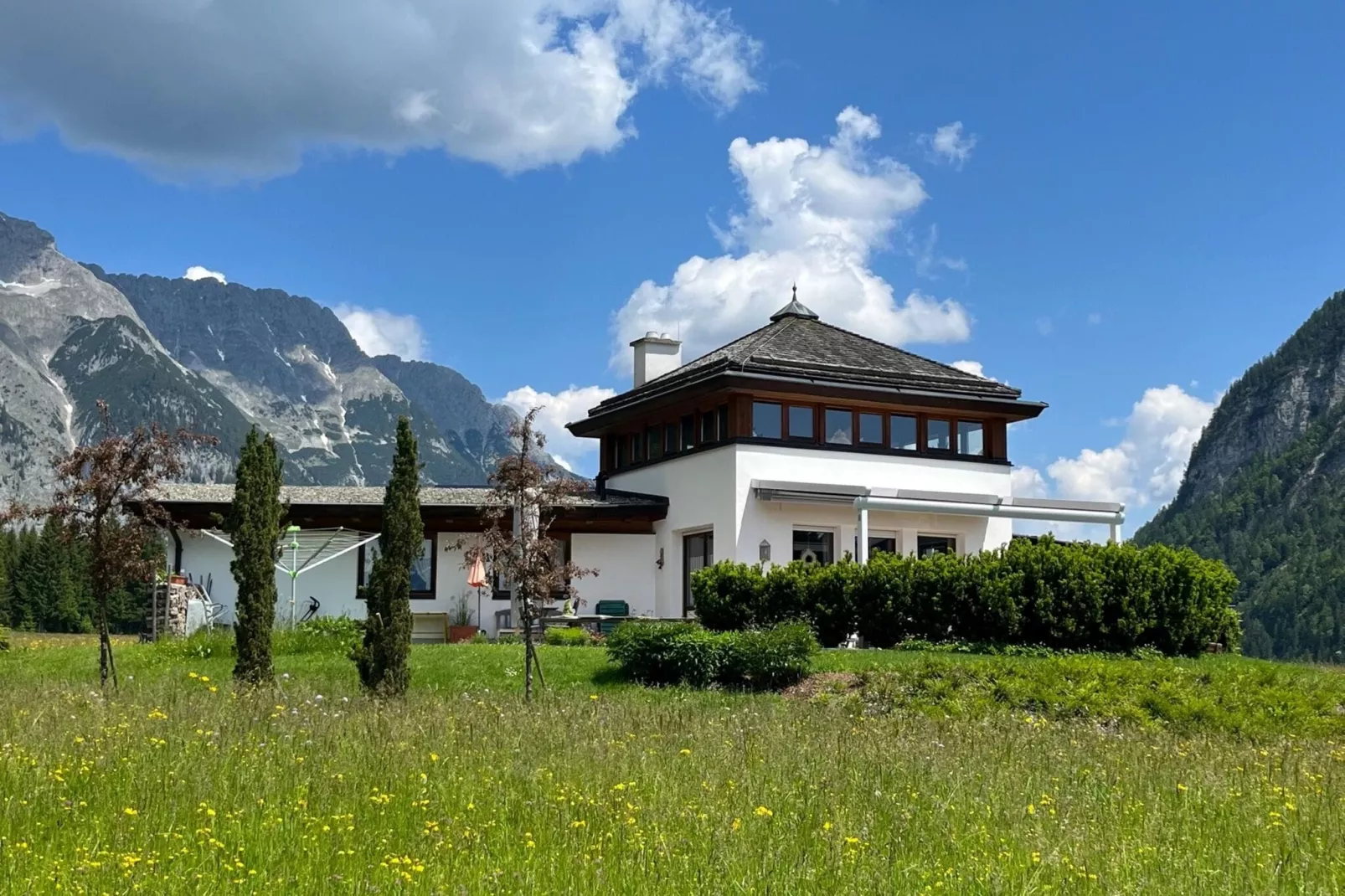 Lehner Schlössl-Exterior summer
